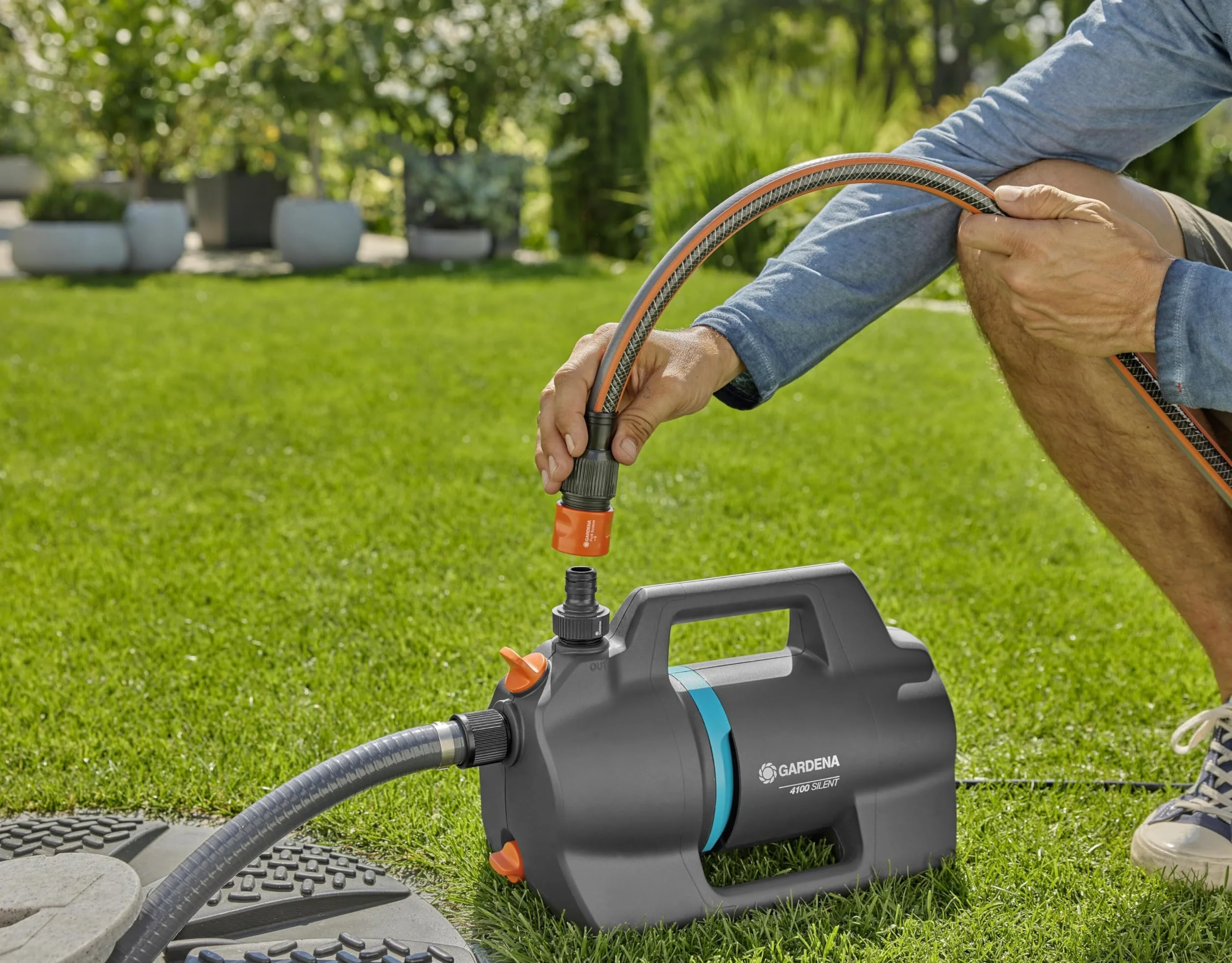 Pompa da giardino Gardena 4100 Silent: Pompa per irrigazione molto silenziosa e innovativa, portata 4100 l/h, motore da 550 W, 3,6 bar, impermeabile, a risparmio energetico (9050-20)
