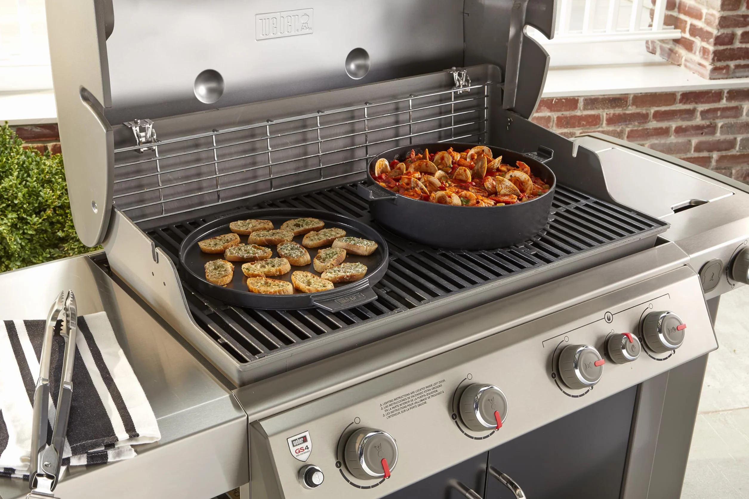 Weber Dutch Oven 2-in-1 per Sistema Gourmet BBQ/pentola in ghisa con Coperchio Utilizzabile Come Padella – Nero (8857)