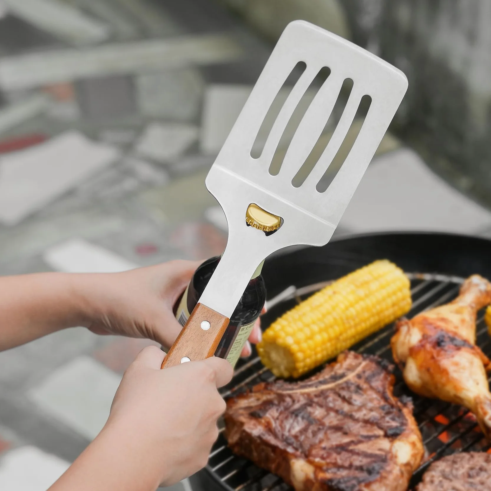onlyfire Set di Attrezzi per Il Barbecue da 4 Pezzi, Spatola per Piastra Forata, Pinze da Cucina, Forchetta per Grill e Spazzola per Barbecue, Utensili Professionali per Grigliate e Cucina All'aperto