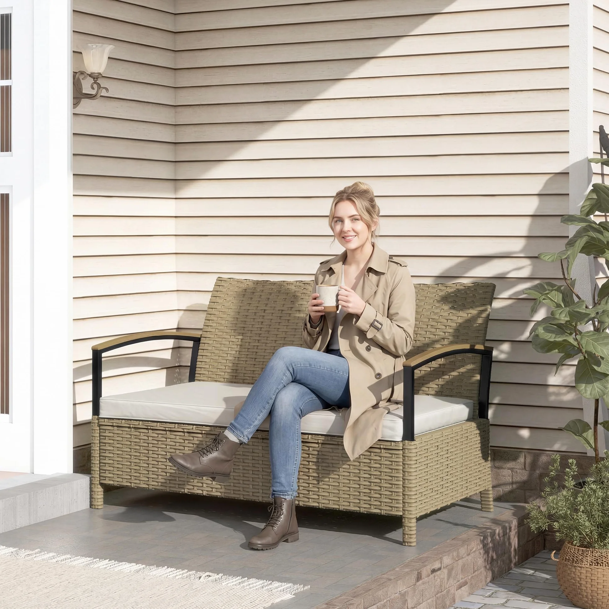 Outsunny Baule da Esterno, Panca Contenitore da Giardino 125L, Divanetto 2 Posti in Rattan PE con Cuscino Imbottito, Struttura in Metallo per Patio, Giardino e Balcone, Cachi
