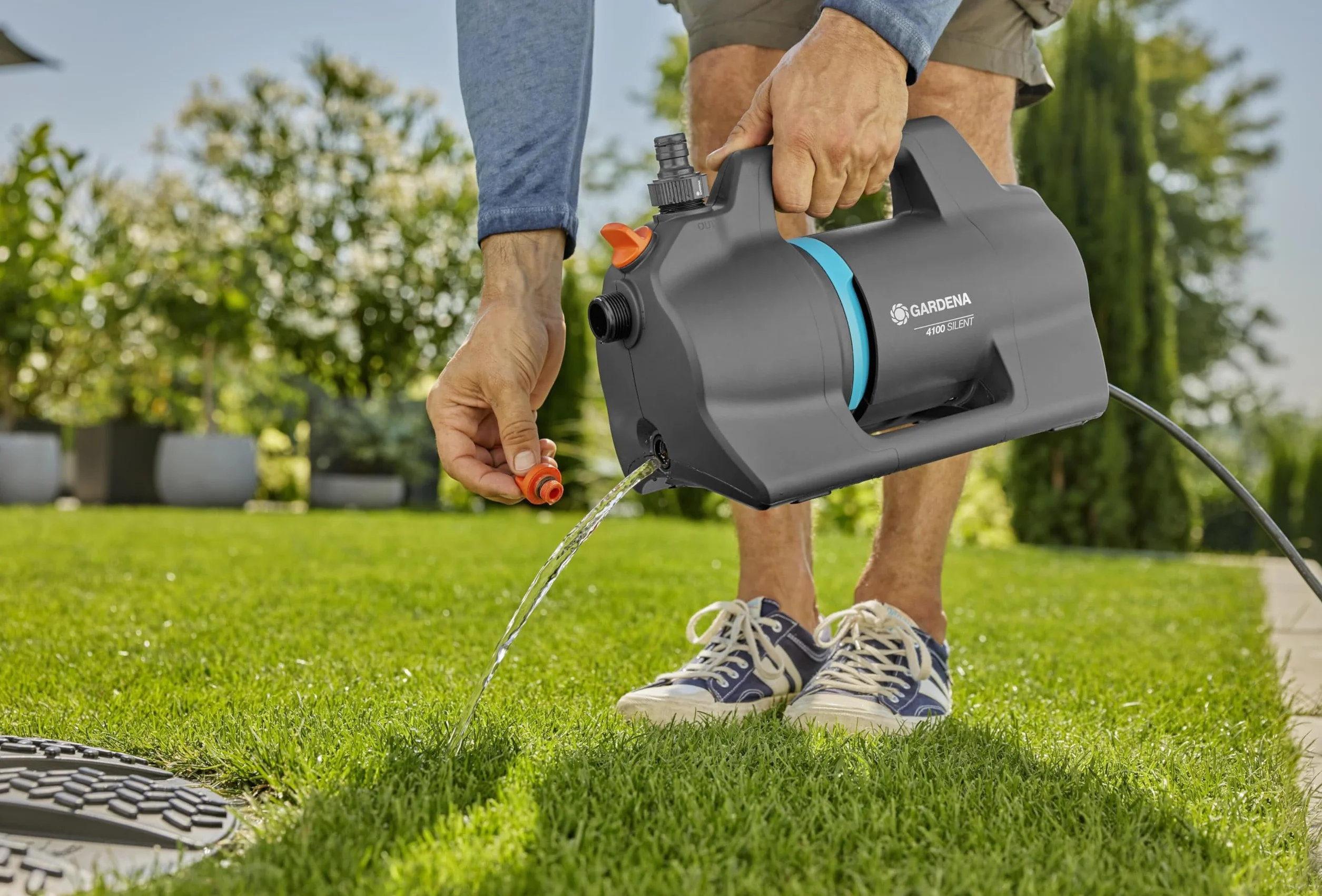 Pompa da giardino Gardena 4100 Silent: Pompa per irrigazione molto silenziosa e innovativa, portata 4100 l/h, motore da 550 W, 3,6 bar, impermeabile, a risparmio energetico (9050-20)