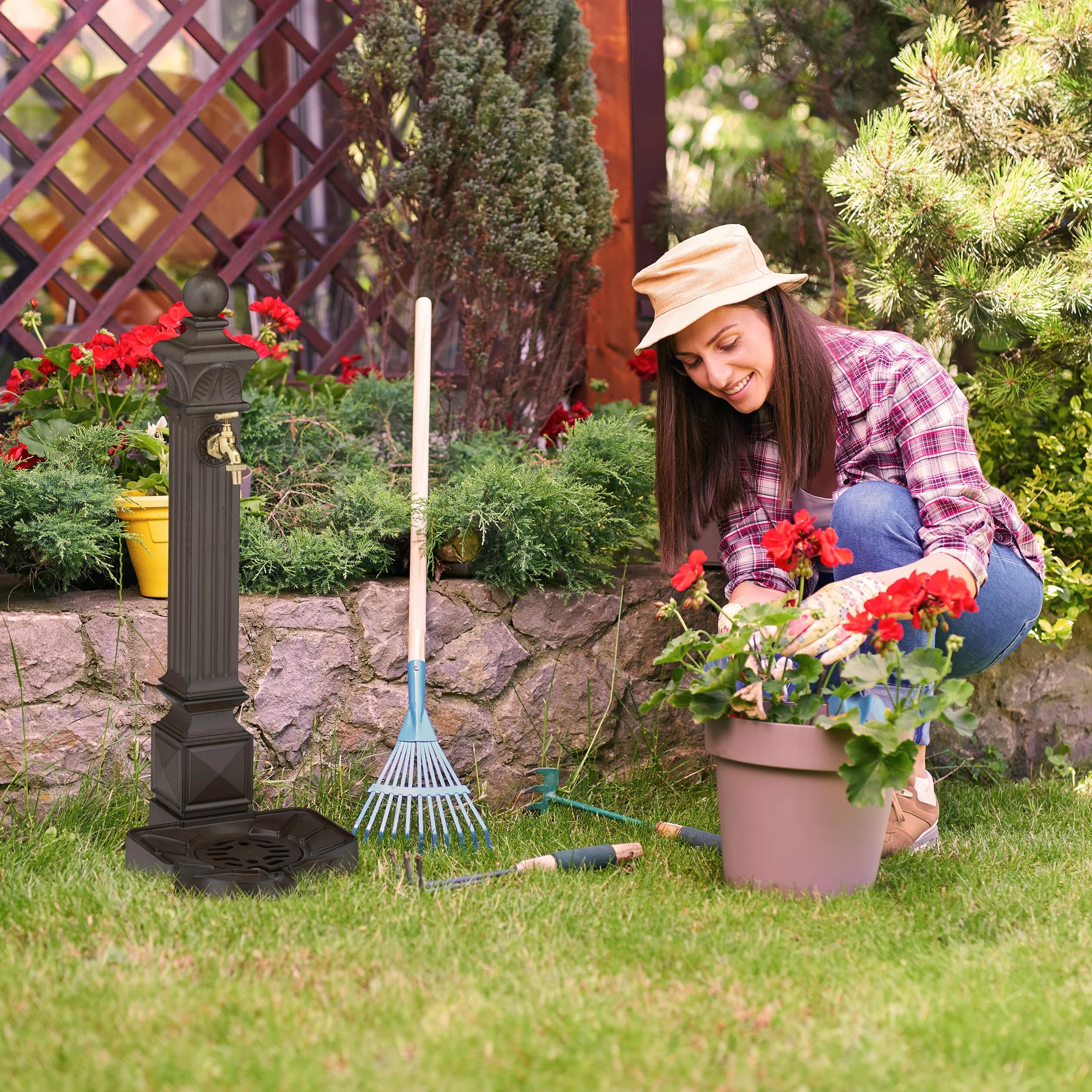 Relaxdays Fontana da Giardino in Stile Antico, Fontanella a Colonna con Rubinetto e Vaschetta, HLP: 82x29x33 cm, Marrone