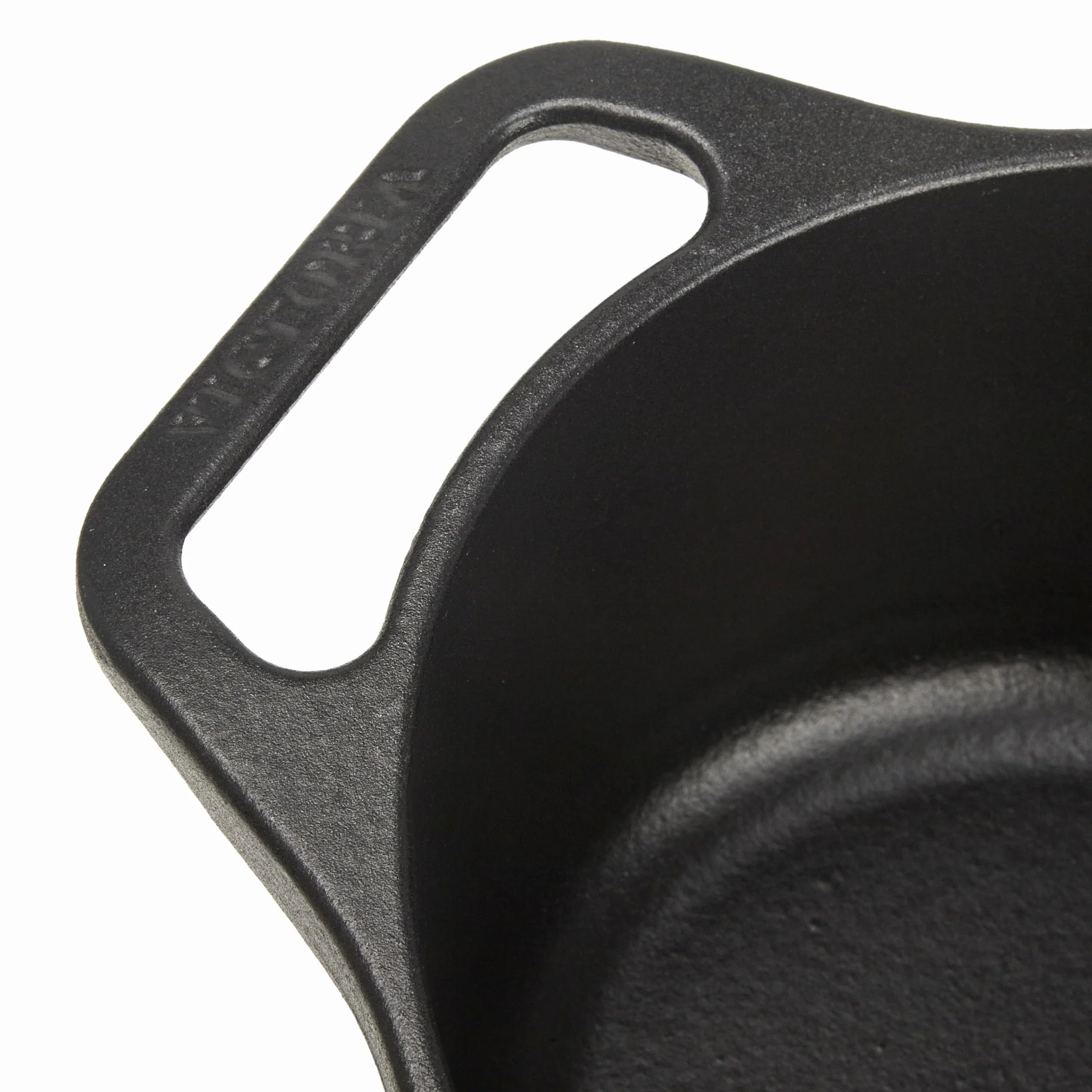 Victoria Forno Olandese, Pentola et Padella Induzione Ghisa Smaltata 31 cm Ovale, Cocotte 5,7L, Senza PTFE né PFOA, Adatta per Fuoco, Barbecue, Forno, Vetroceramica, Gas