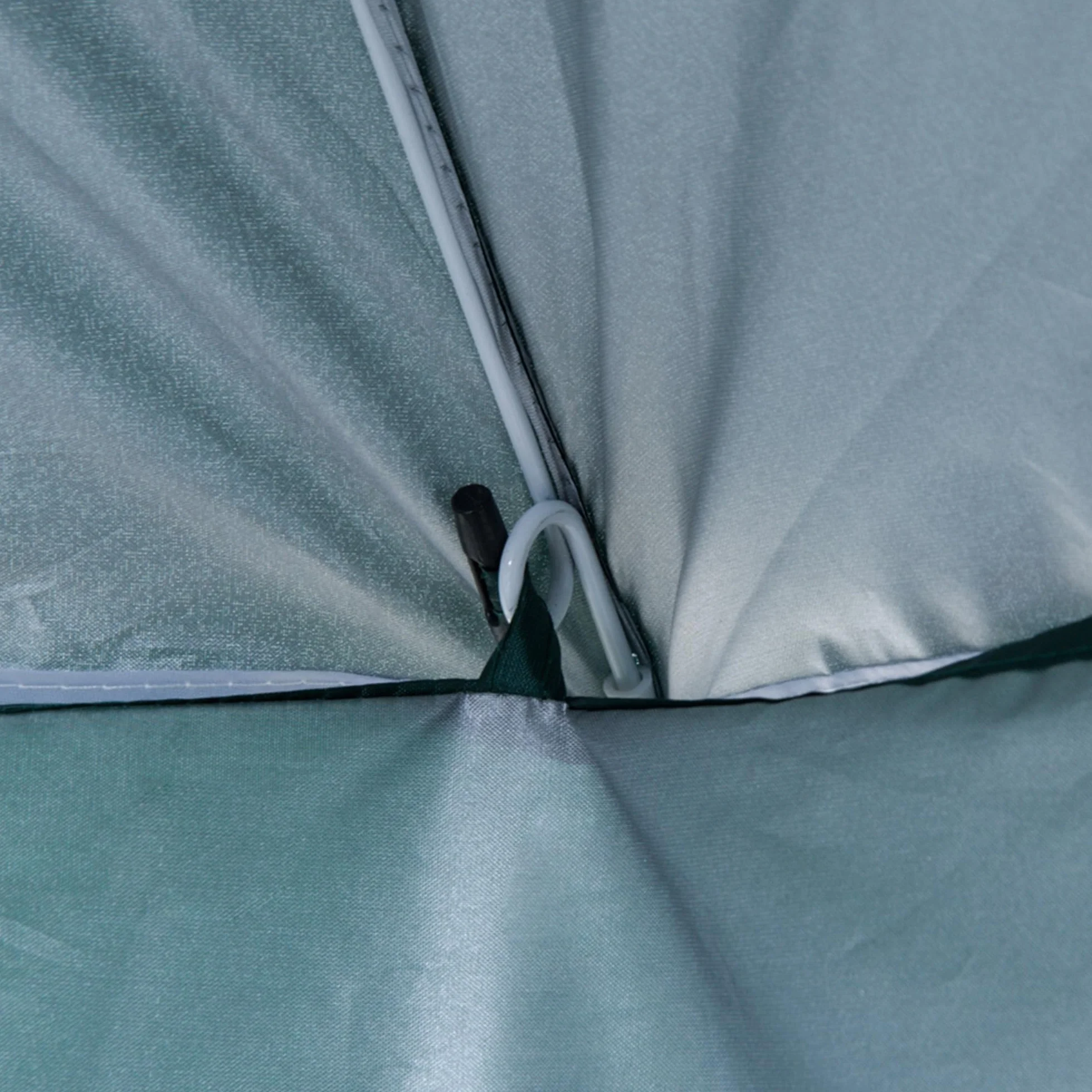 Outsunny Ombrellone da Spiaggia Ø2.2x2.2 m con Tendina Laterale, Sacchi per Sabbia e Picchetti