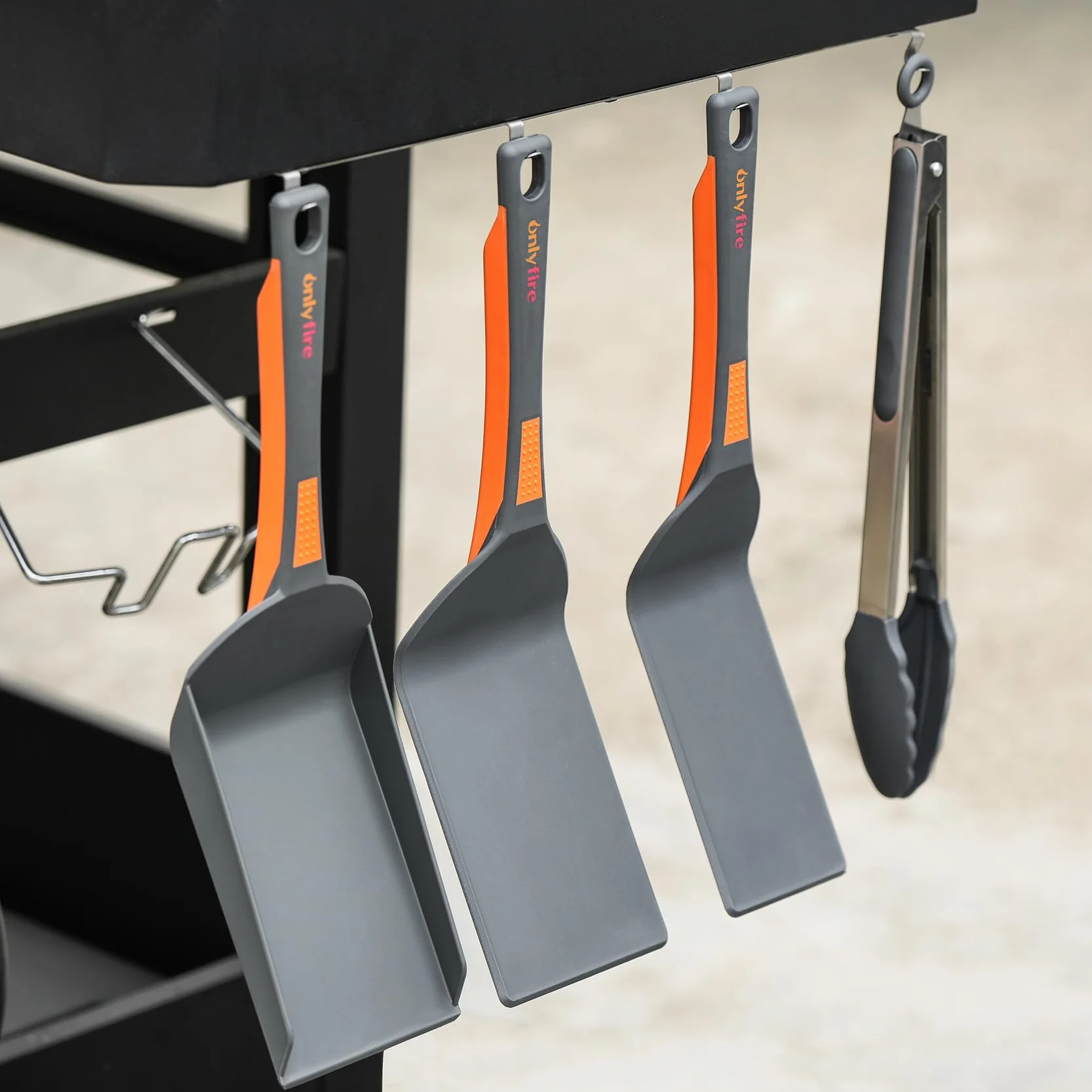 Onlyfire Kit Accessori per Griglia Barbecue in Nylon, 2 Spatole per Piastra, Pala per Piastre e Pinza da Cucina, Utensili per Barbecue e Cottura All'aperto, Lavabile in Lavastoviglie