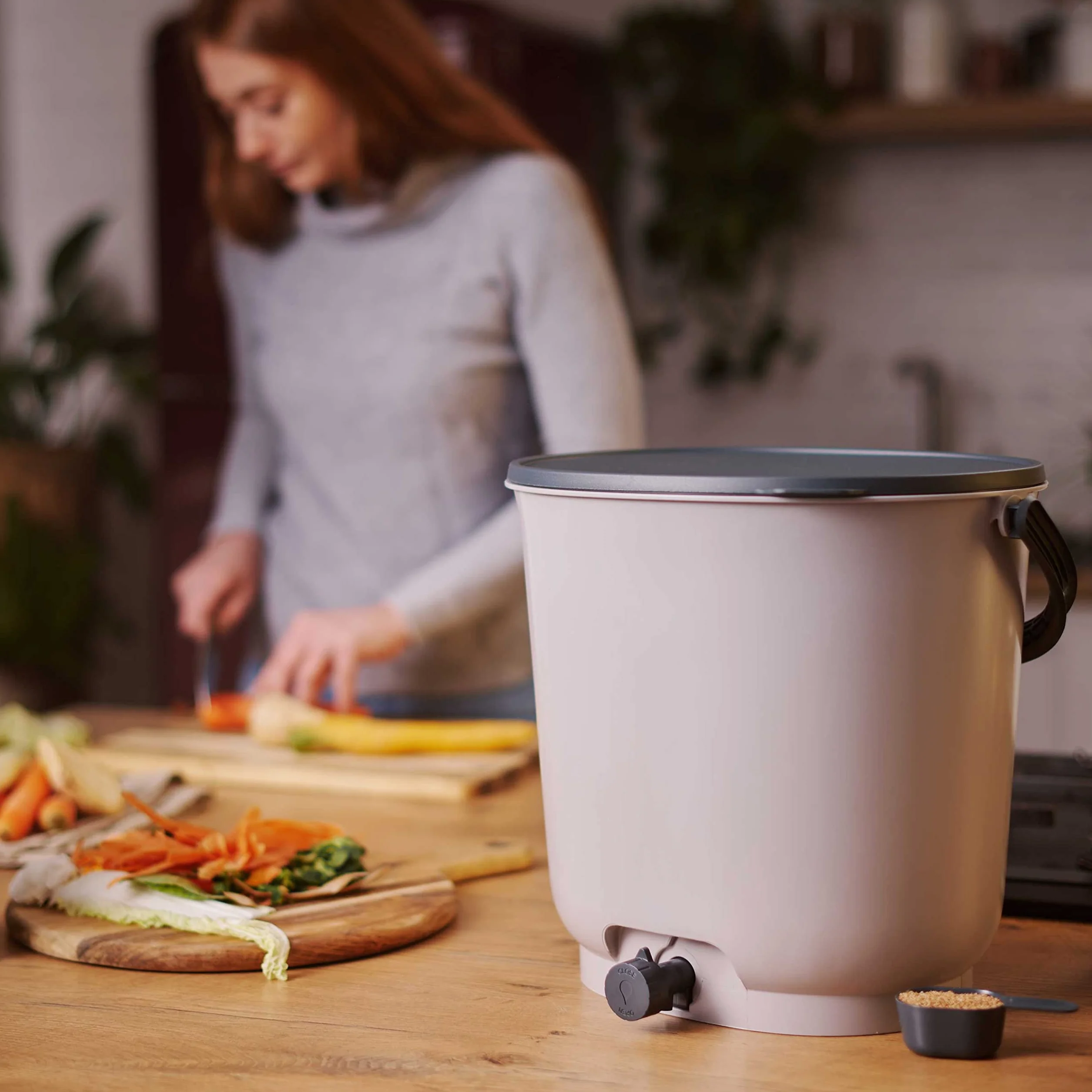 Bokashi Organko Essential Grigio 15,3L Set 2 secchi compost organico con compattatore 1 kg attivatore fermentazione EM-1