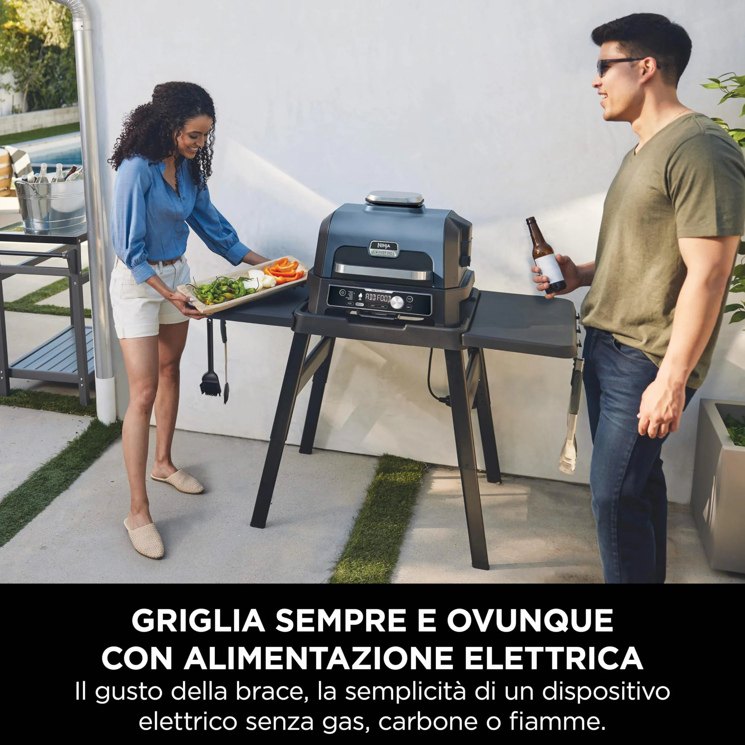 Ninja Woodfire Pro Connect XL Barbecue Elettrico 7 in 1 Griglia Affumicatore Friggitrice ad Aria Controllo App Blu/Nero