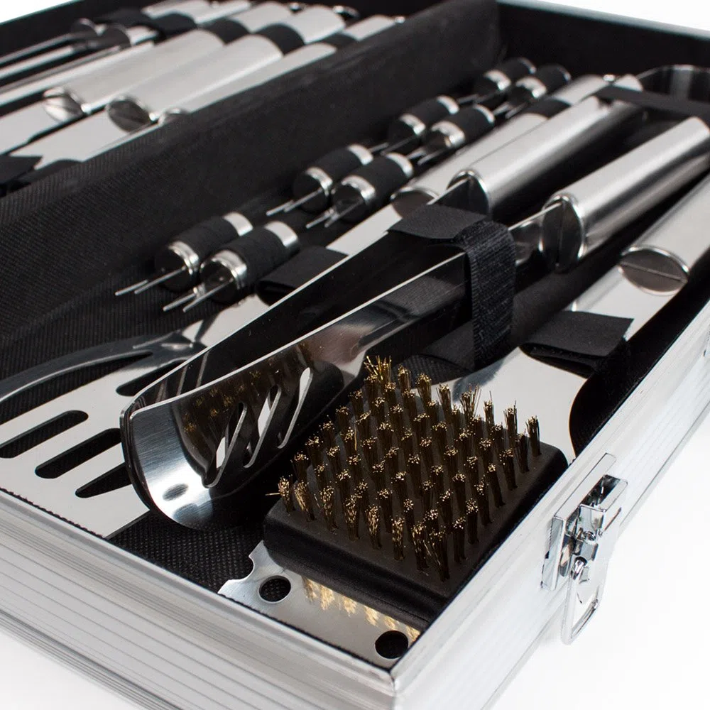 tectake® Set Barbecue Acciaio Inox, Accessori Barbecue con Valigetta Alluminio, Utensili Griglia, kit Barbecue Completo, Posate Barbecue, Spatola Pinza Forchettone, 18 Pezzi