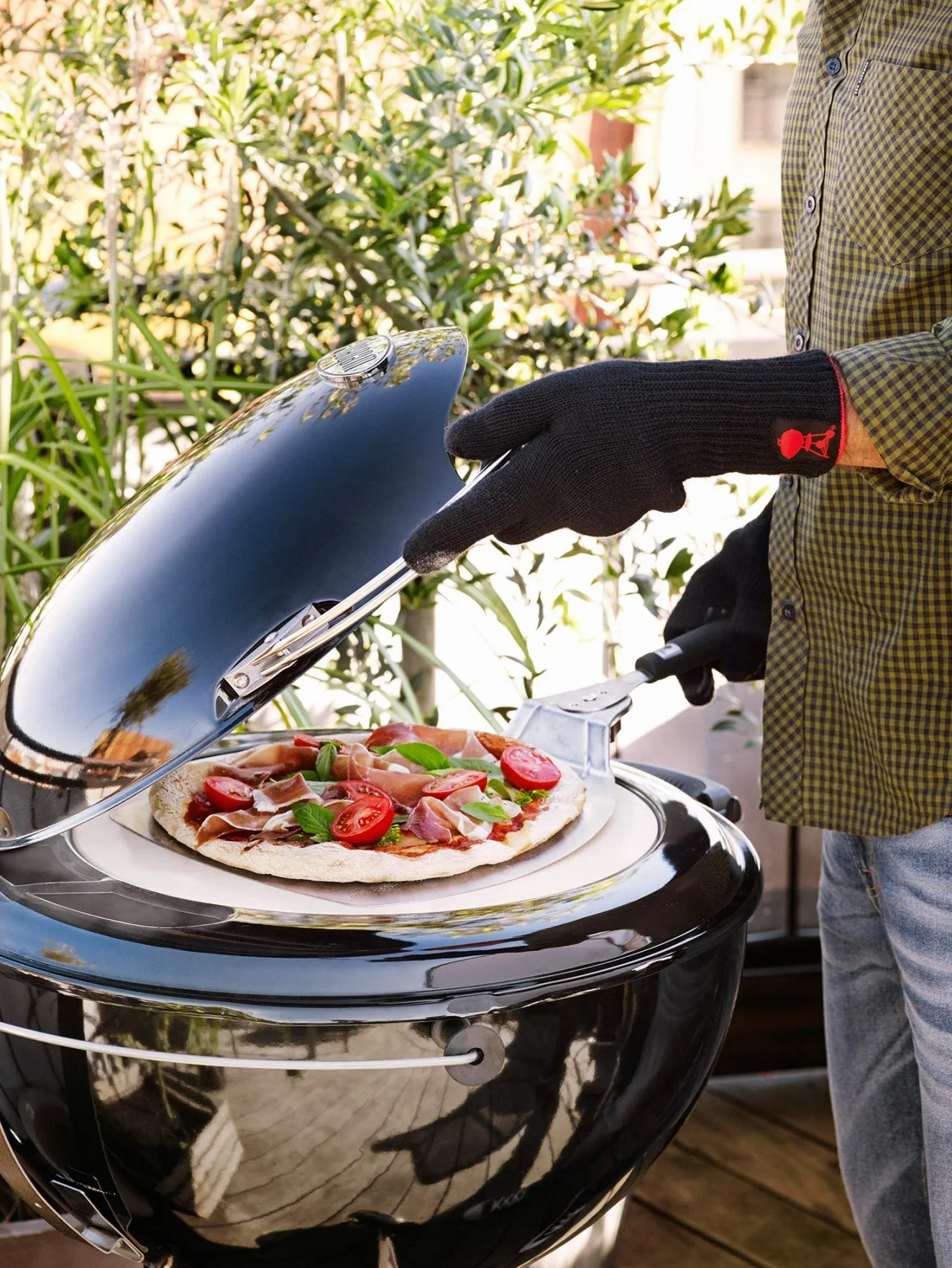 Weber Atizador de Pizza de Acero Inoxidable con Mango Plegable, Lavable en Lavavajillas, Negro/Plateado