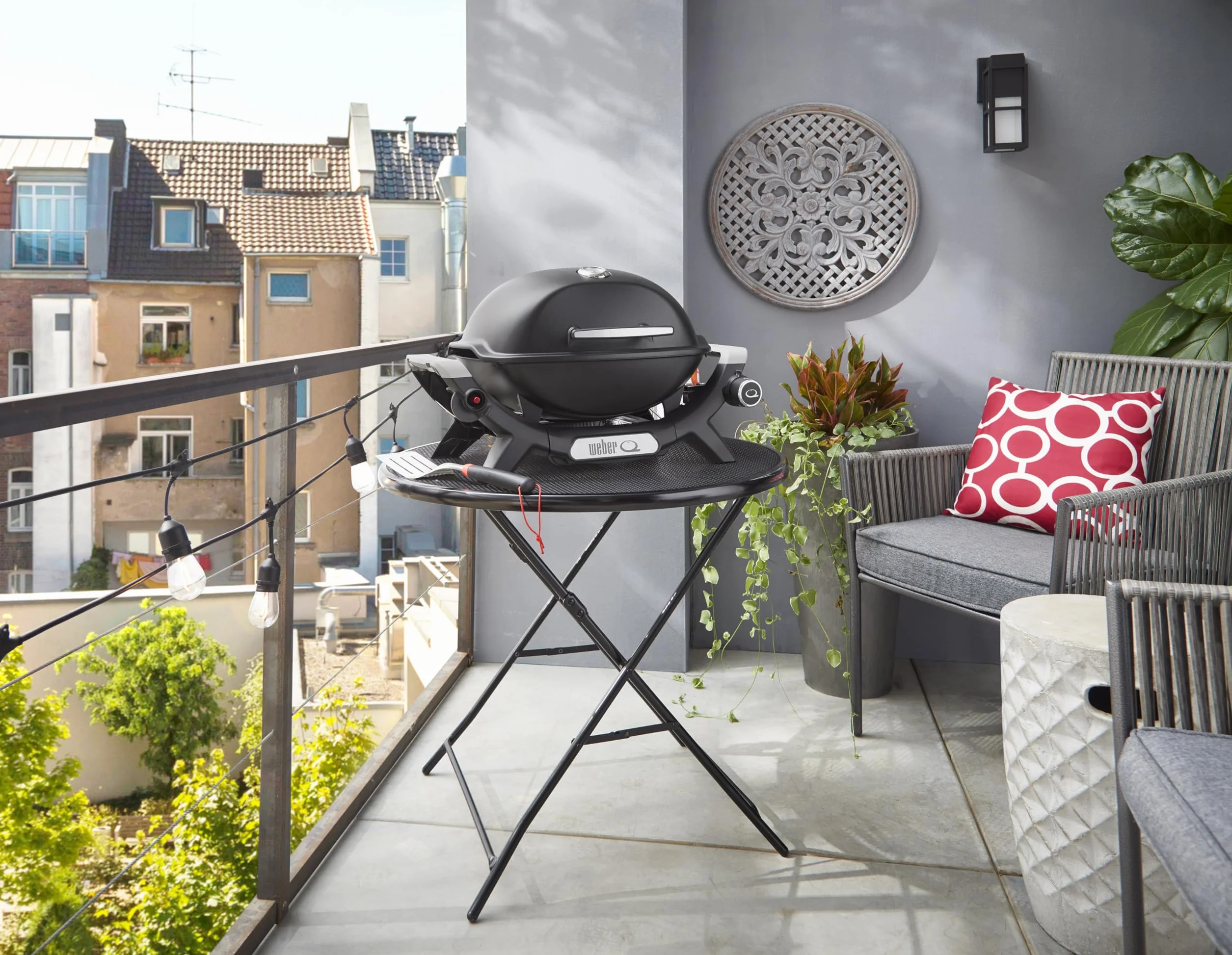 Weber Q 1100N barbecue a gas 42x31 cm superficie di cottura portatile 1 bruciatore griglia ghisa smaltata nero