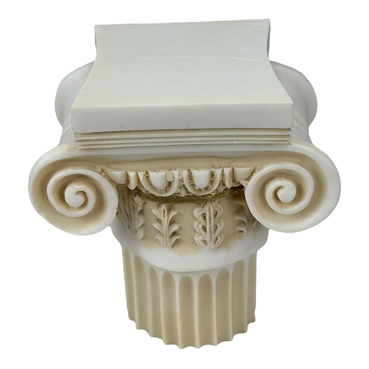 Piedistallo a colonna ionica – Scultura in marmo greco fuso a mano con accenti dorati