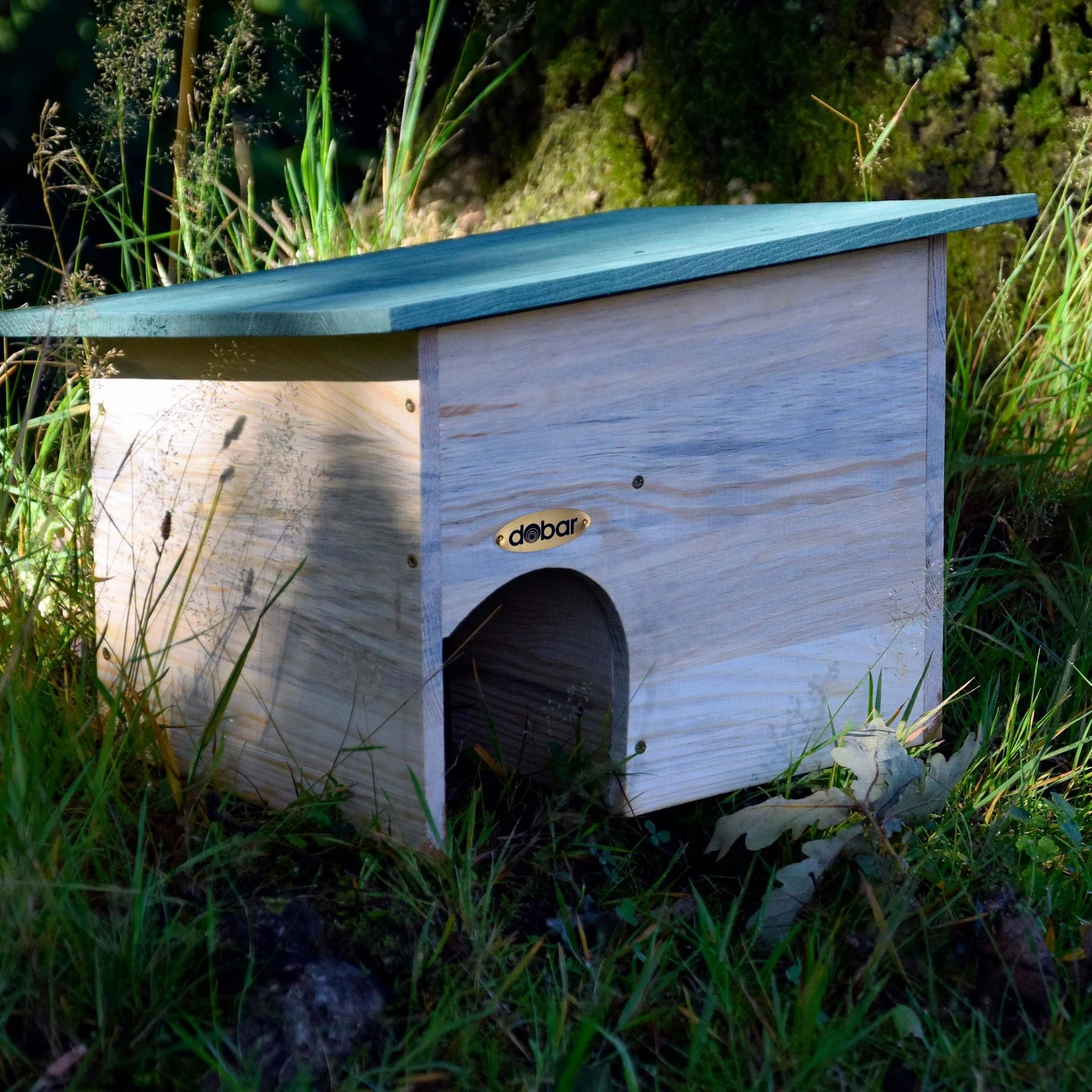 dobar 22222e Igelhaus Bausatz mit wetterfestem Dach mit Schleuse, 34.5 x 24 x 27 cm, grünem