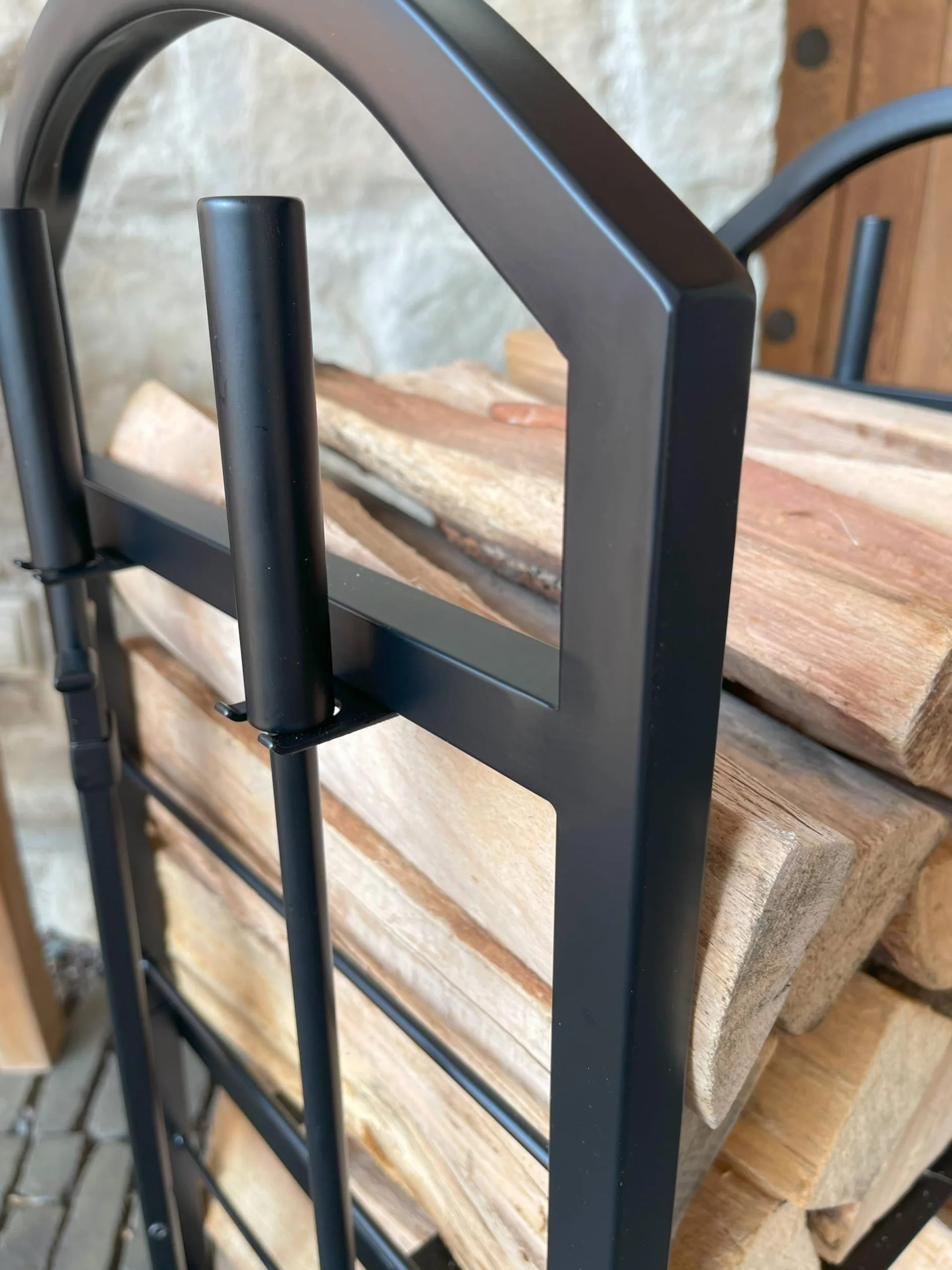 Scaffale in metallo per legna da ardere 45x30x74 cm per interni con pala pinza
