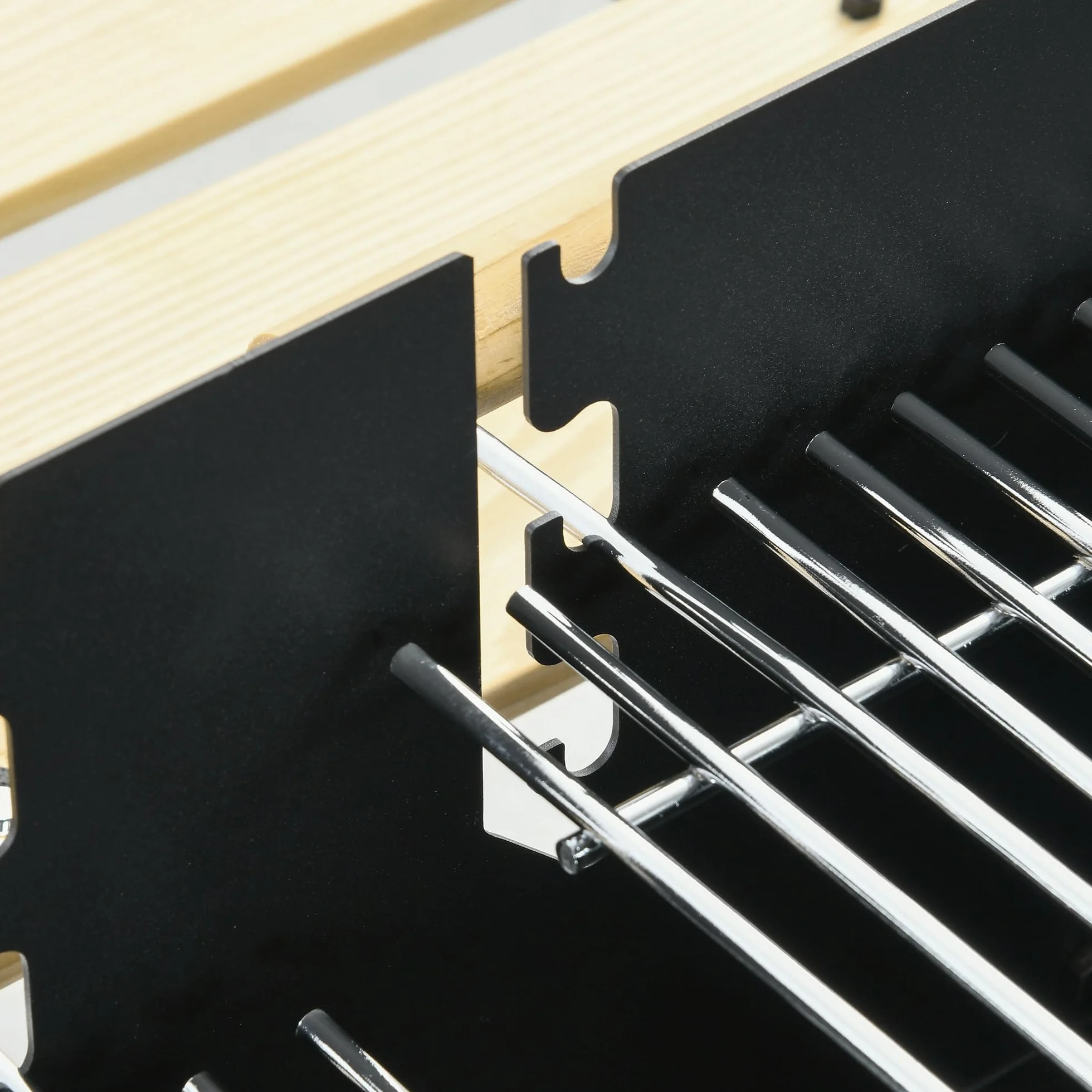 Outsunny Griglia per Barbecue a Carbonella Regolabile 2 Griglie 2 Ripiani Rotelle 113x53.5x82.5 cm Nera