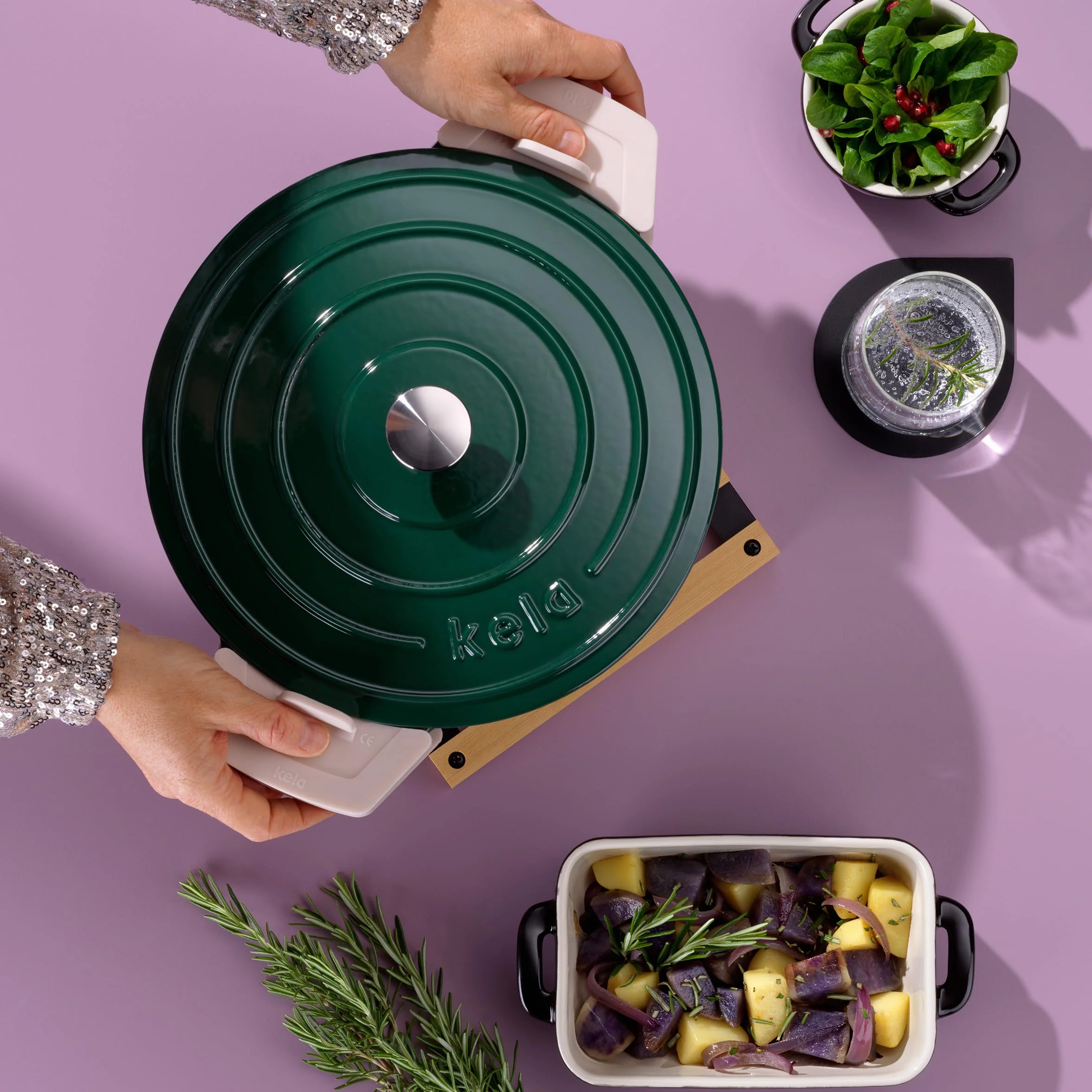 kela Casseruola ovale in ghisa 9,3 litri, forno olandese Calido, cottura a induzione con coperchio, pentola in ghisa per cuocere il pane, smaltato, verde