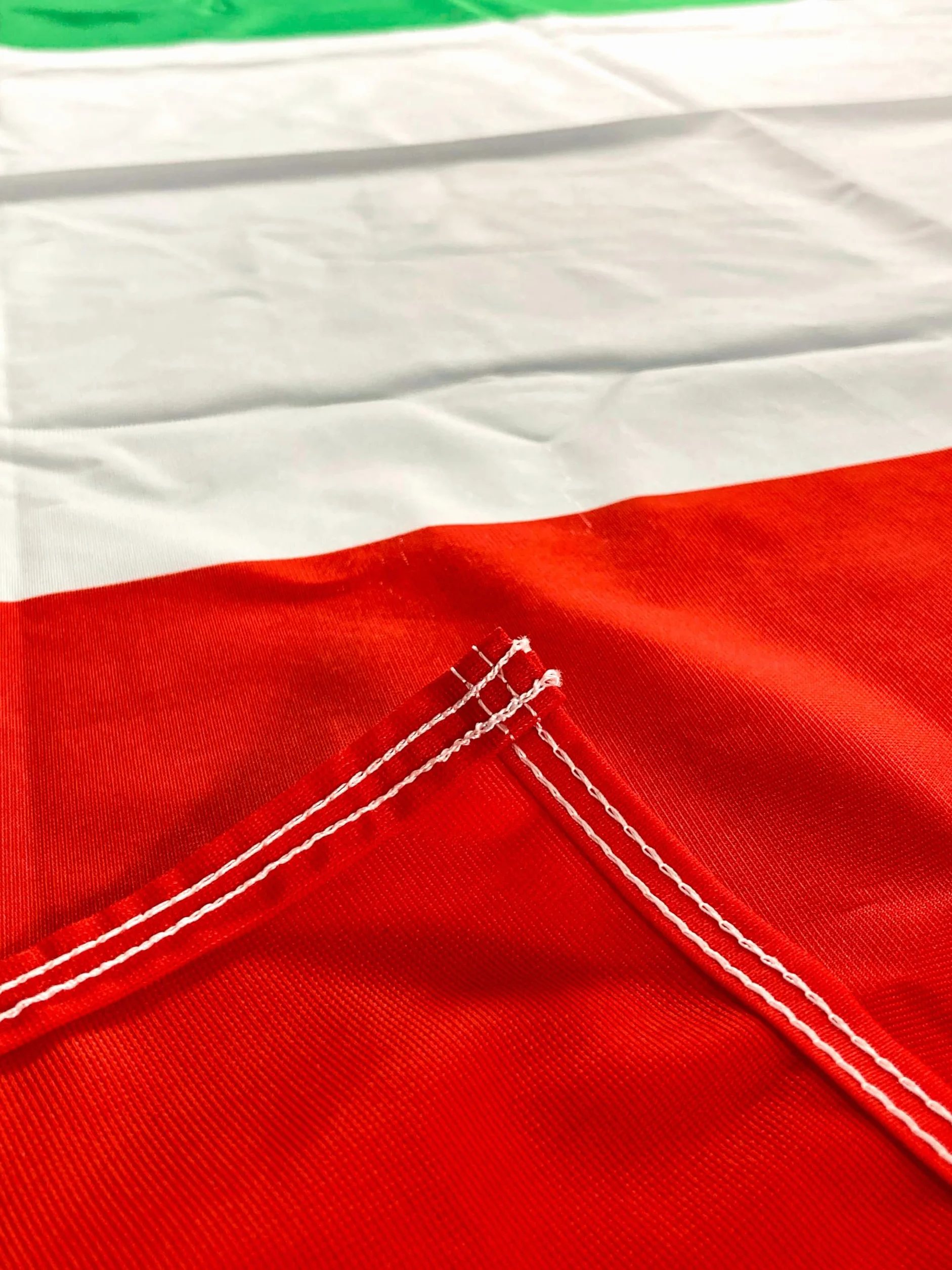 Bandiera Italiana 150x100 cm Tessuto Nautico Resistente Colori Brillanti per Esterno e Interno