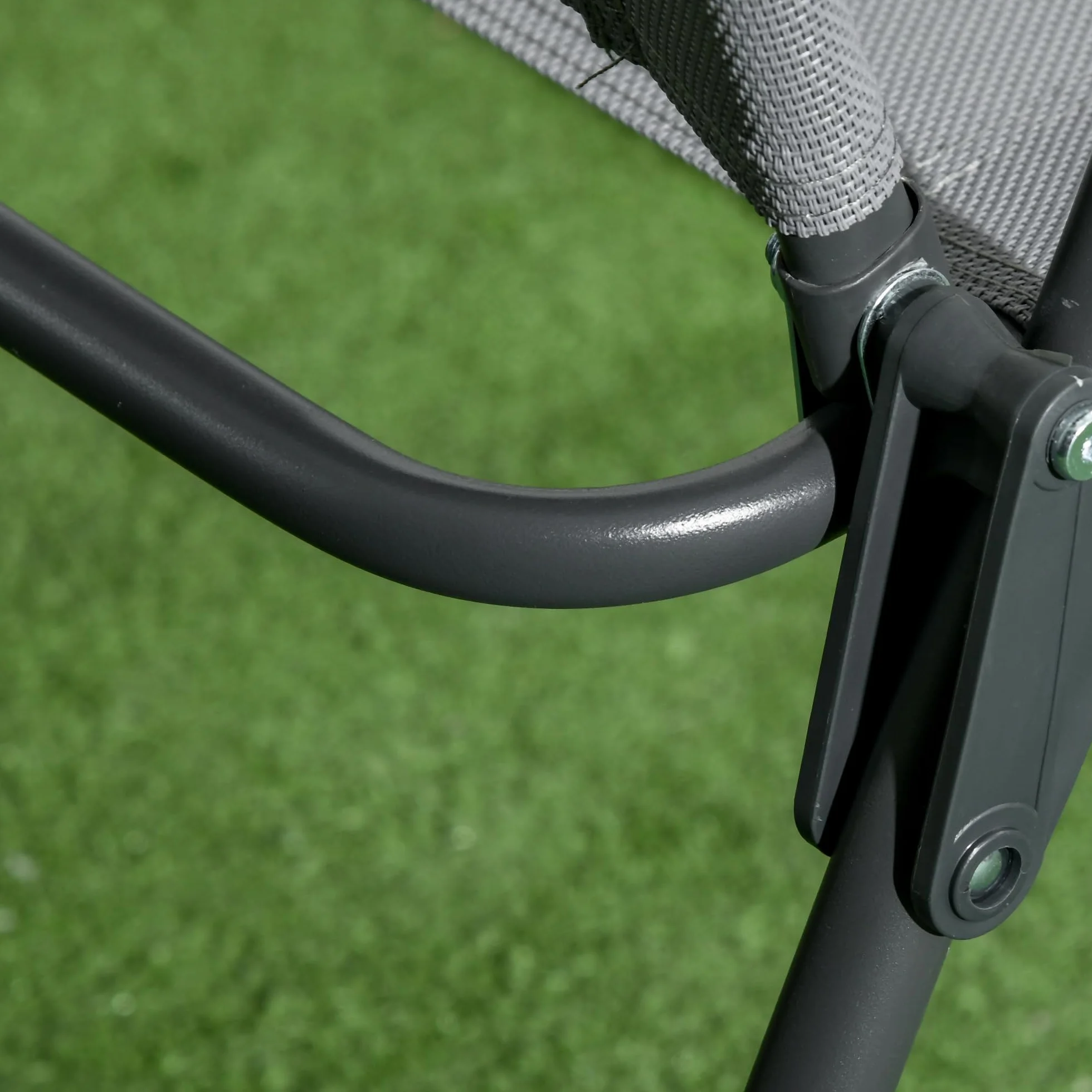 Outsunny Set da Giardino 3 Pezzi con Sedie e Tavolino Pieghevoli in Metallo e Vetro Grigio Chiaro per Patio
