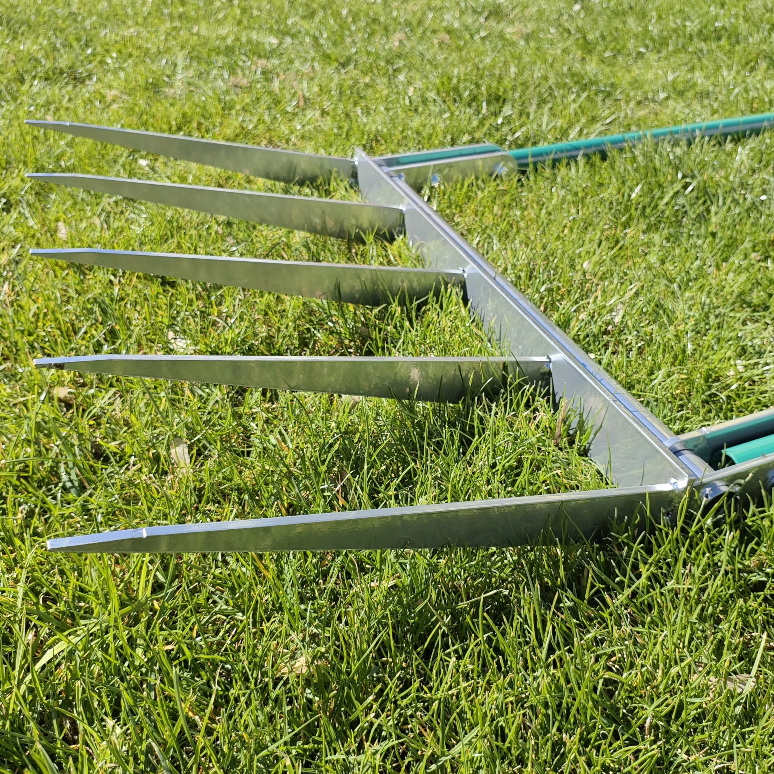 Forcella professionale Broadfork Forke – ideale per allentare e riordinare profondamente – Larghezza di lavoro 50 cm – Lunghezza denti 30 cm