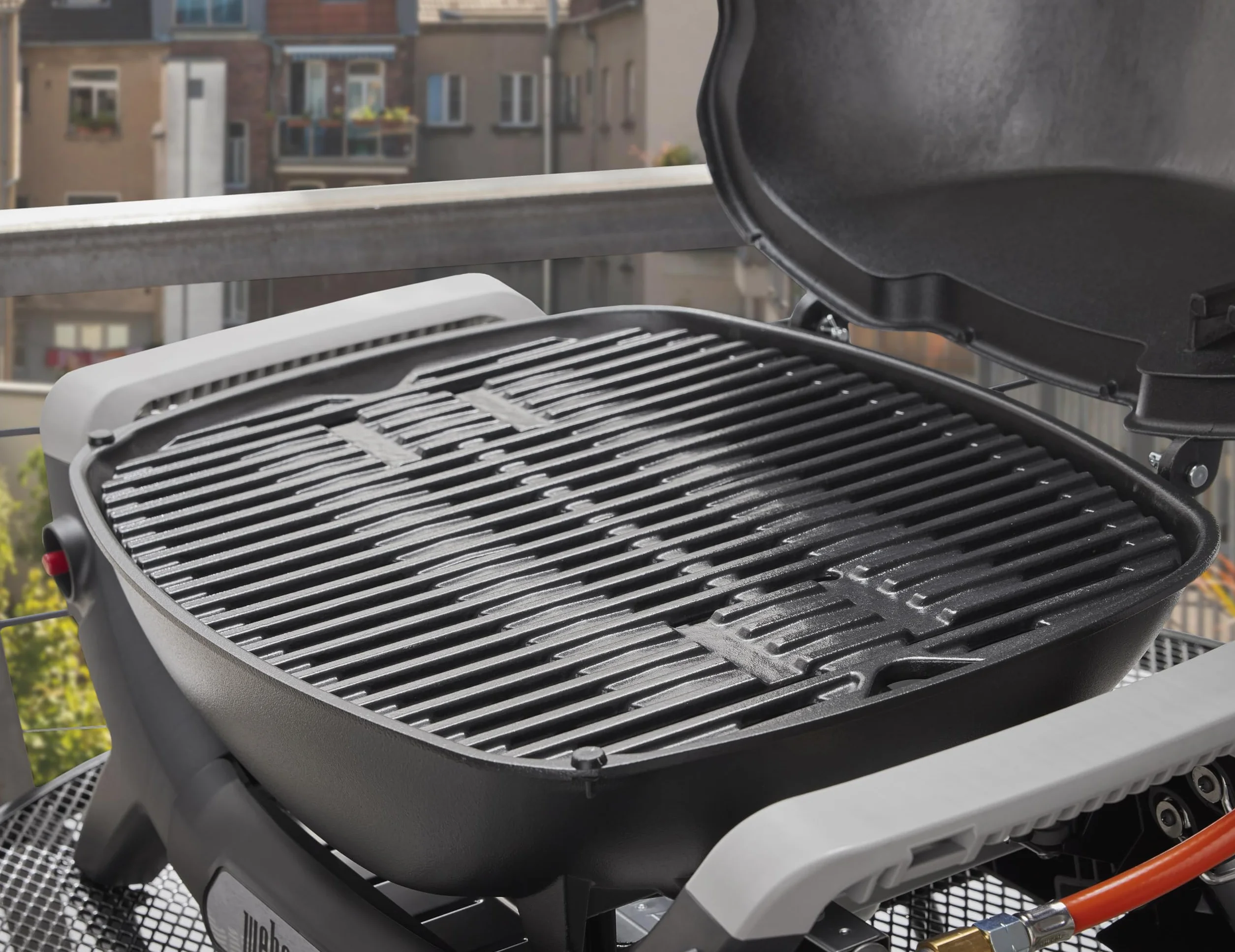 Weber Q 1100N barbecue a gas 42x31 cm superficie di cottura portatile 1 bruciatore griglia ghisa smaltata nero