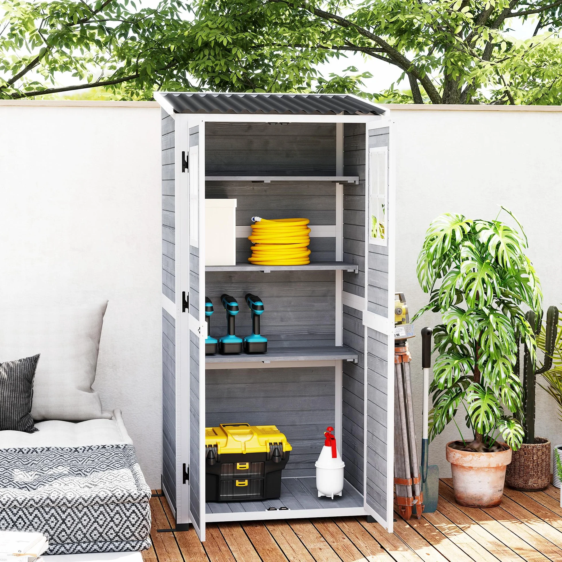 Outsunny Capanno Porta Attrezzi da Giardino in Legno di Abete con 2 Finestre e Ripiani Regolabili, Casetta Attrezzi Giardino Bloccabile, Tetto Spiovente per Patio Terrazza, 91x69x192cm, Grigio Chiaro