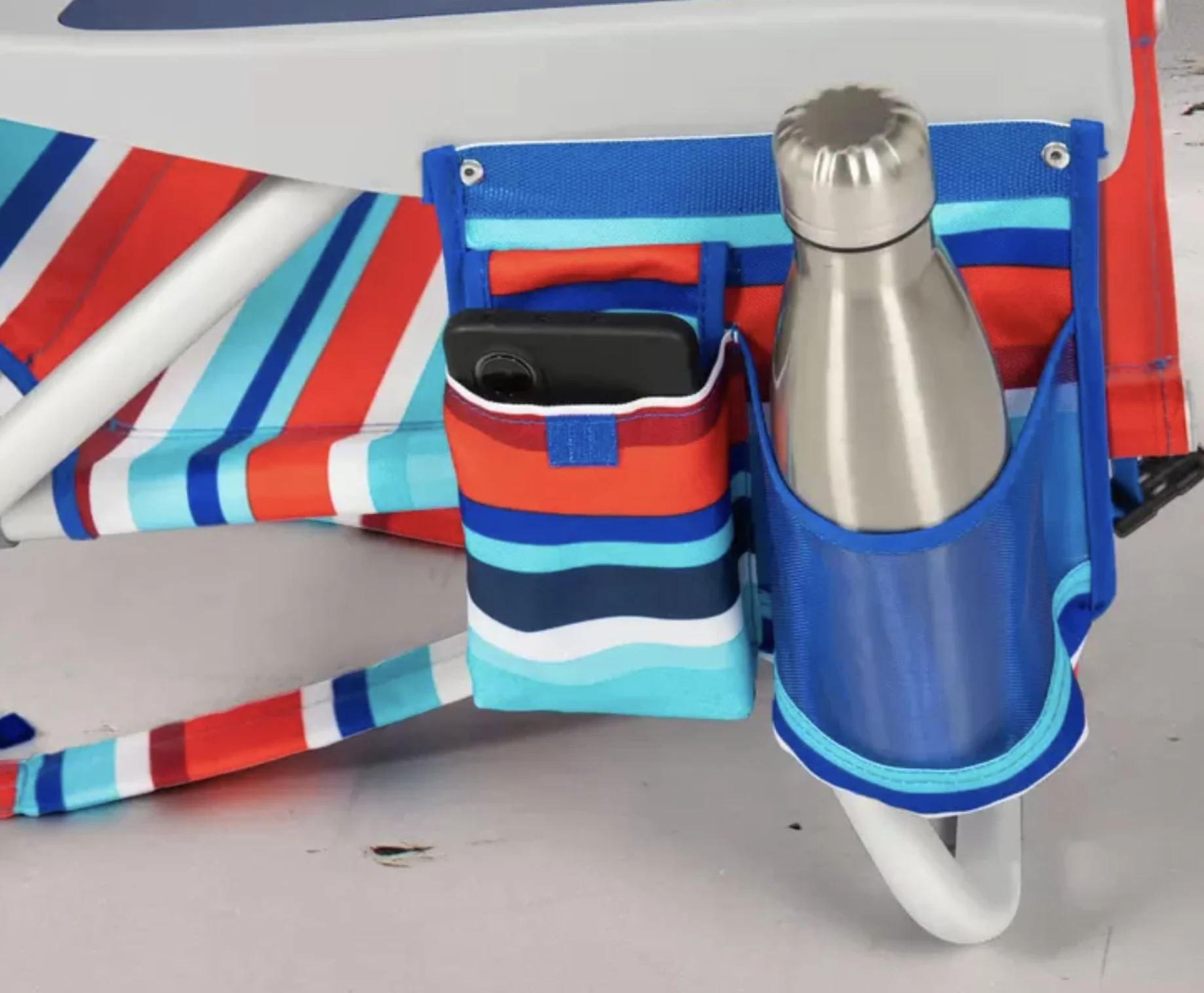 Tommy Bahama Sedia da Spiaggia Zaino Modello 2025 – Pieghevole, Regolabile e Leggera | 5 Posizioni | Design Tropicale | Struttura in Alluminio | Righe Rosse/Verde Acqua