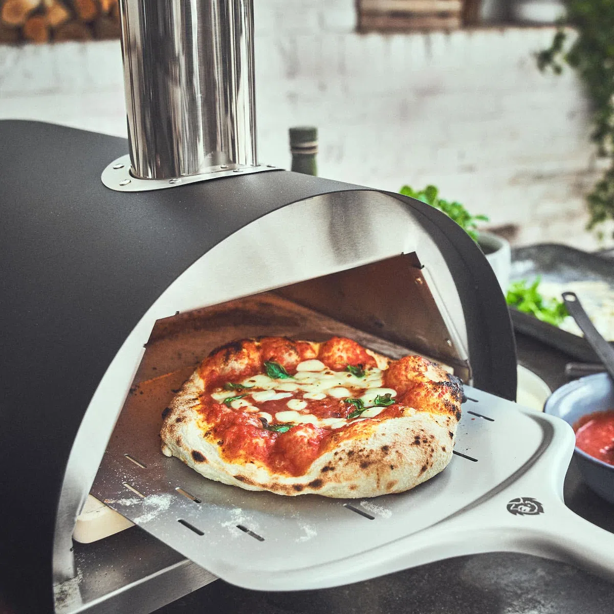 Forno per pizza BURNHARD oltre 500°C, pietra in cordierite, acciaio inox, mobile, nero