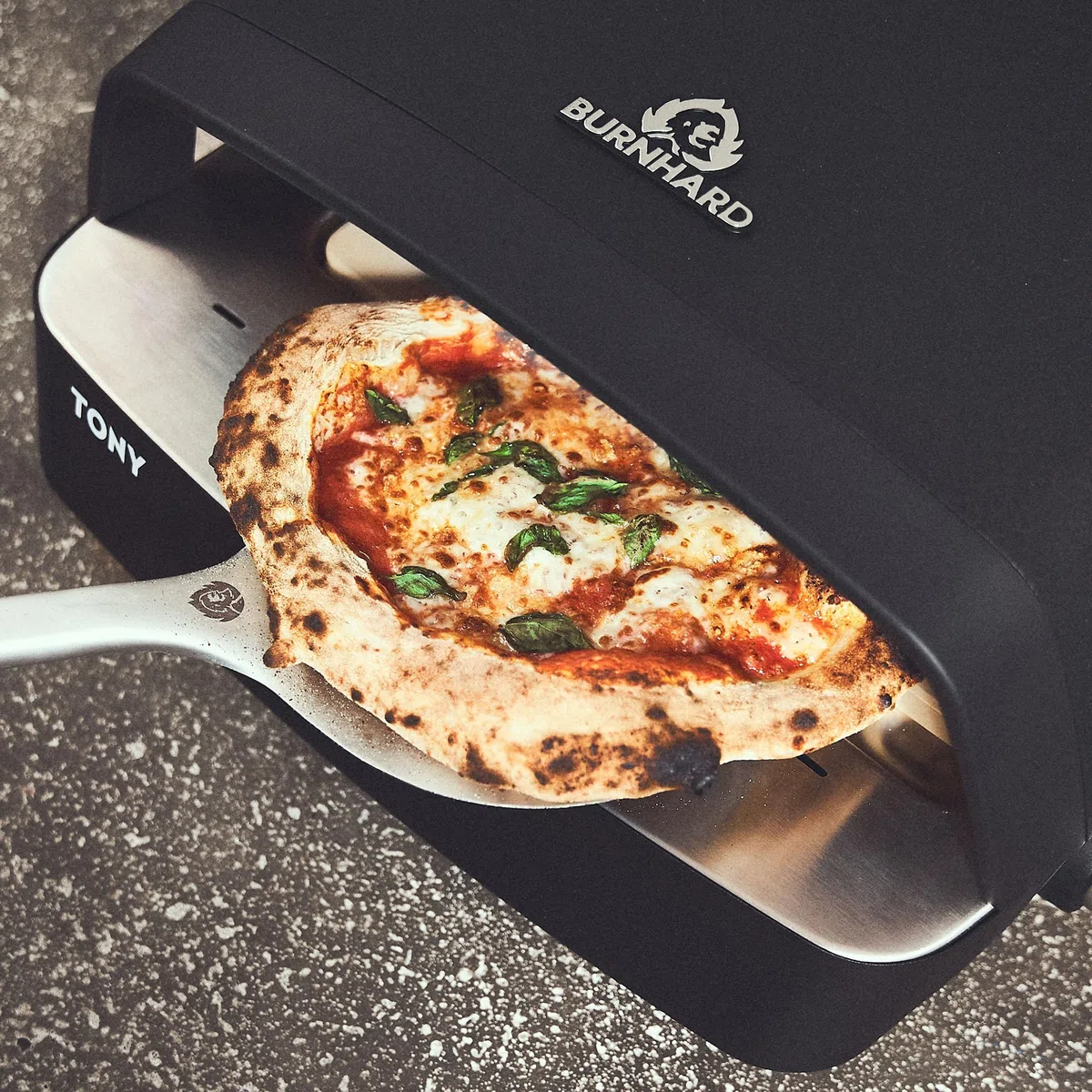 Forno per pizza a gas BURNHARD TONY 5,9 kW 450°C 58,5x47,7x24,8 cm con pietra refrattaria in cordierite portatile
