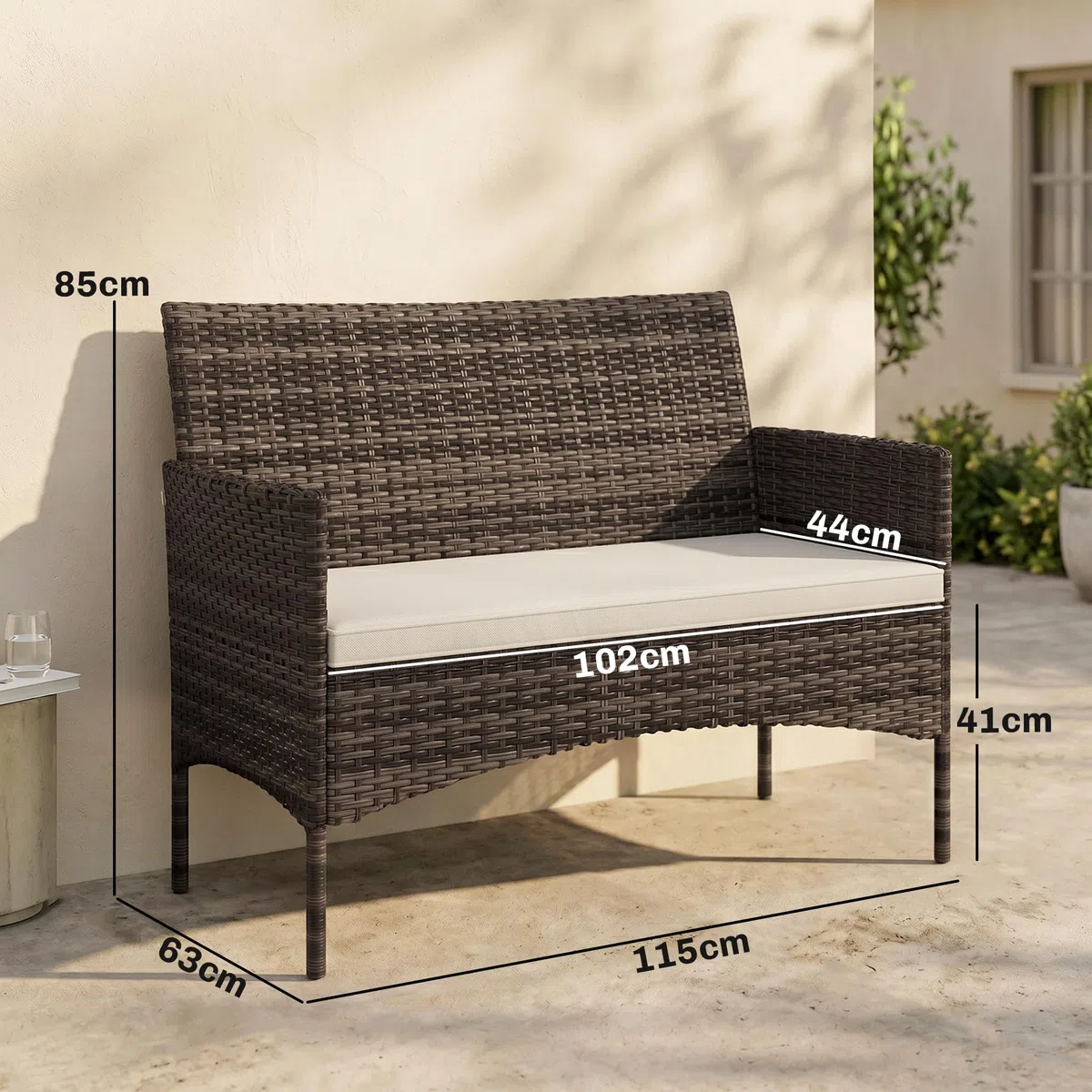 Outsunny Divano da Giardino in Rattan, 2 Posti, Divano da Esterno in PE Wicker con Cuscini e Tappetini Antiscivolo, Struttura in Acciaio per Balcone, Veranda, Giardino, Beige