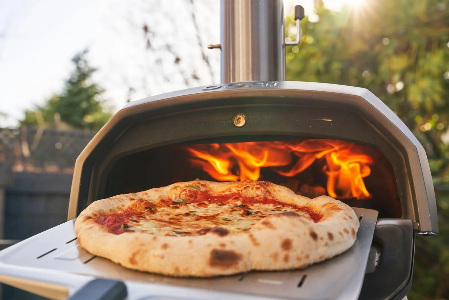 Ooni Karu 12G forno per pizza multicombustibile da esterno gas/legna/carbone