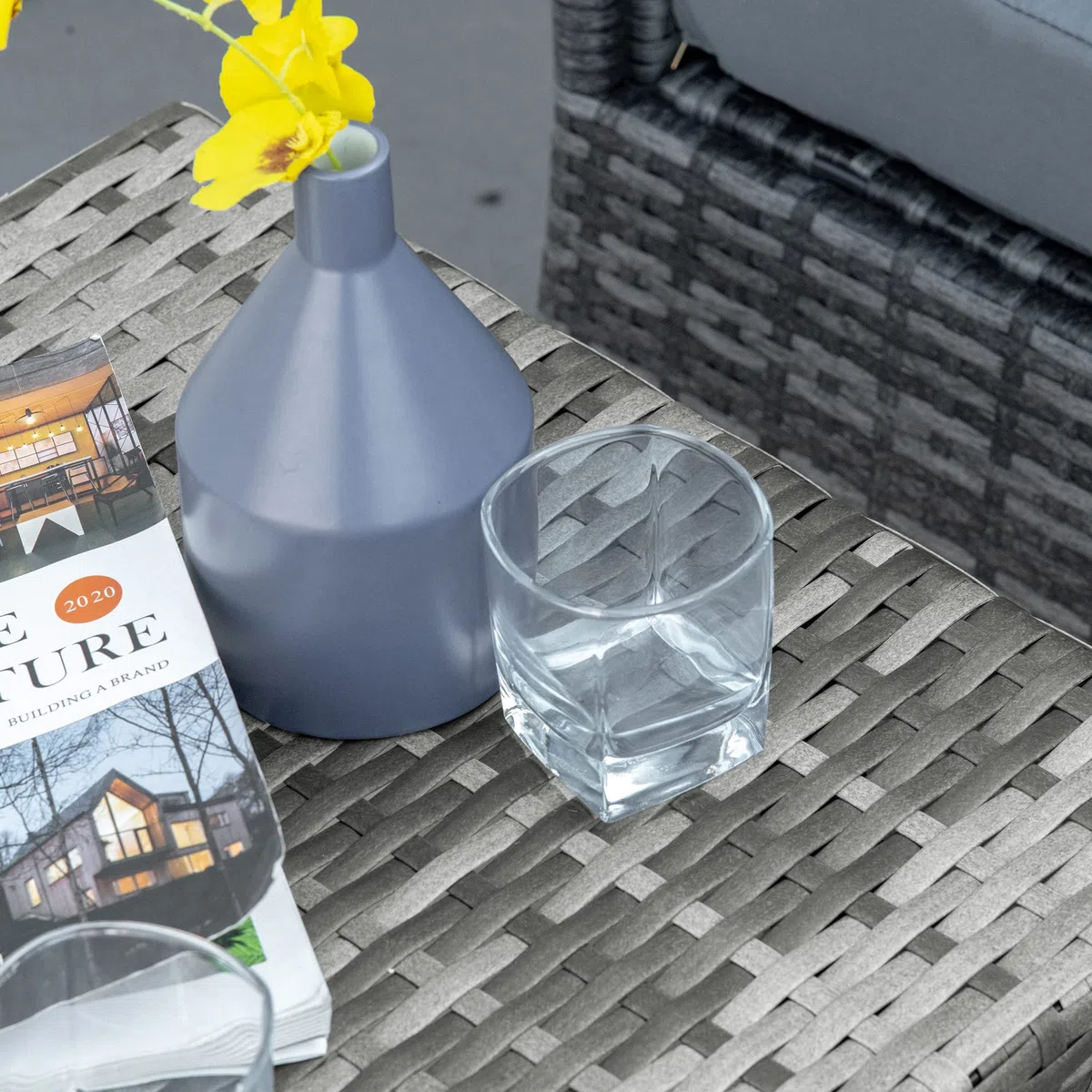 Outsunny Tavolino in Rattan Sintetico da Esterno, Giardino, Terrazzo Impermeabile Grigio 45x45x44cm