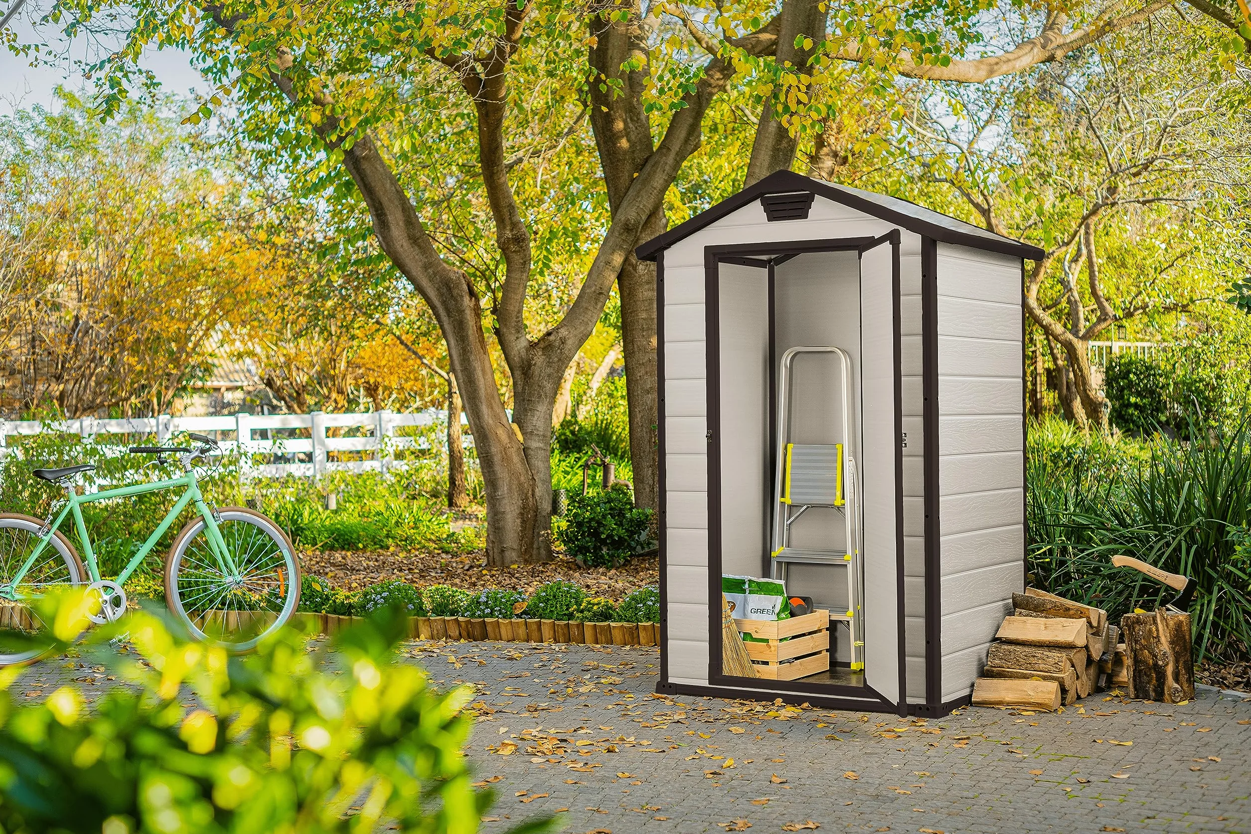 Keter Casetta da Giardino Manor 4x3, Finitura Effetto Legno Graffiato, Beige, 129x103x196H Cm