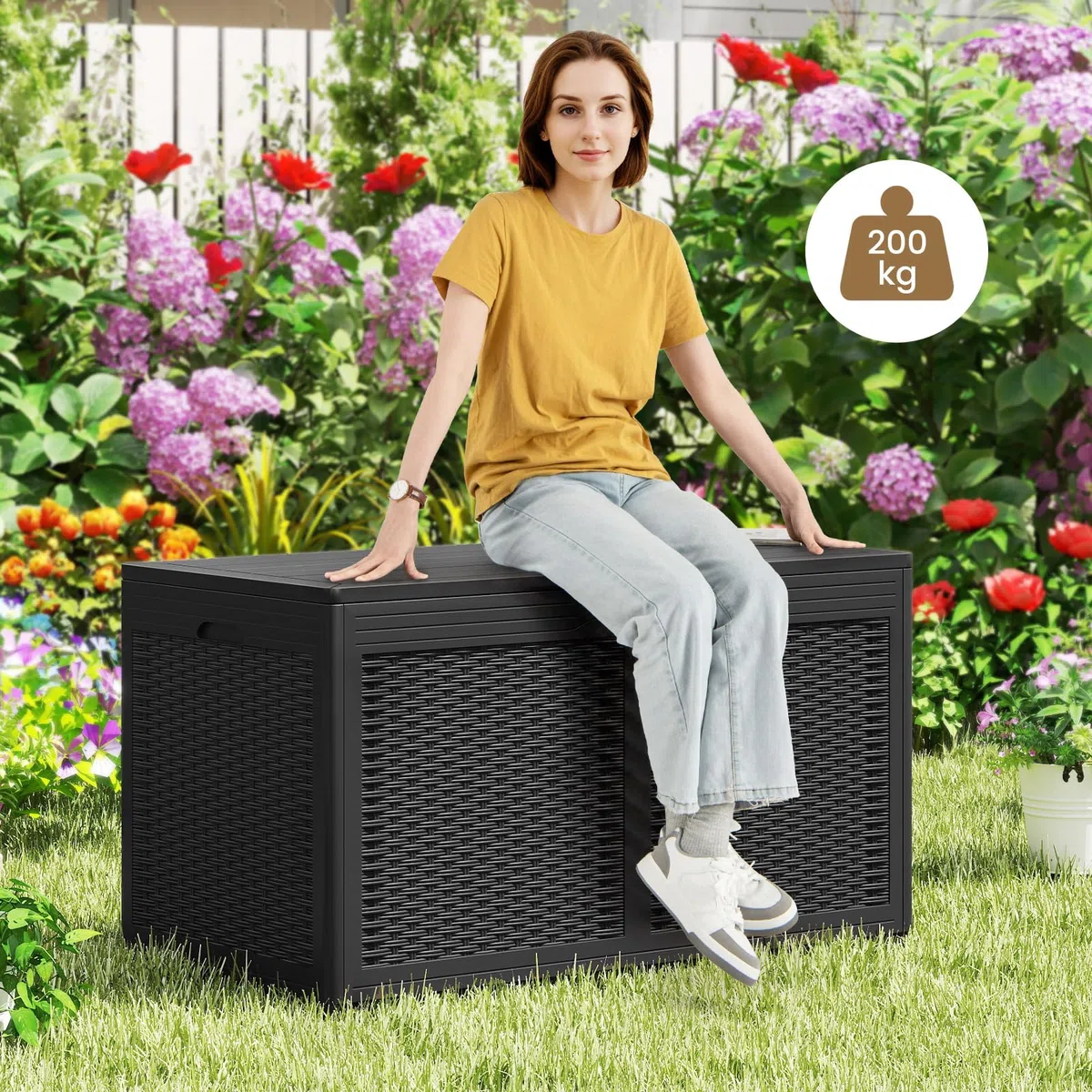 COSTWAY Baule da Esterno 380 L, Cassapanca Contenitore Impermeabile in Effetto Rattan con Coperchio Bloccabile e Ruote, Baule Salvaspazio per Mantenere Cuscini e Attrezzi da Interno e Esterno (Nero)