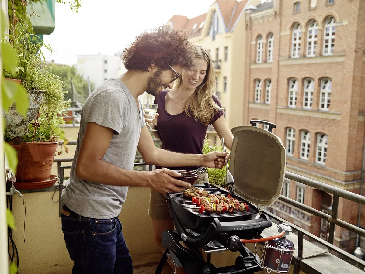 Weber Q1000 BBQ a Gas Barbecue Portatile 43x32cm 1 Bruciatore Ghisa Smaltata Alluminio pressofuso