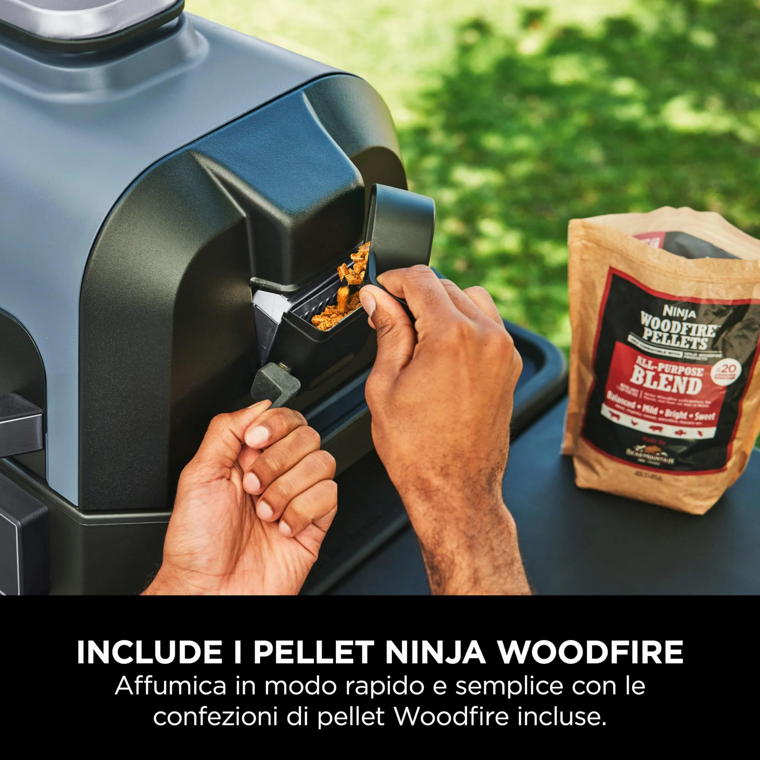 Ninja Woodfire Pro Connect XL Barbecue Elettrico 7 in 1 Griglia Affumicatore Friggitrice ad Aria Controllo App Blu/Nero