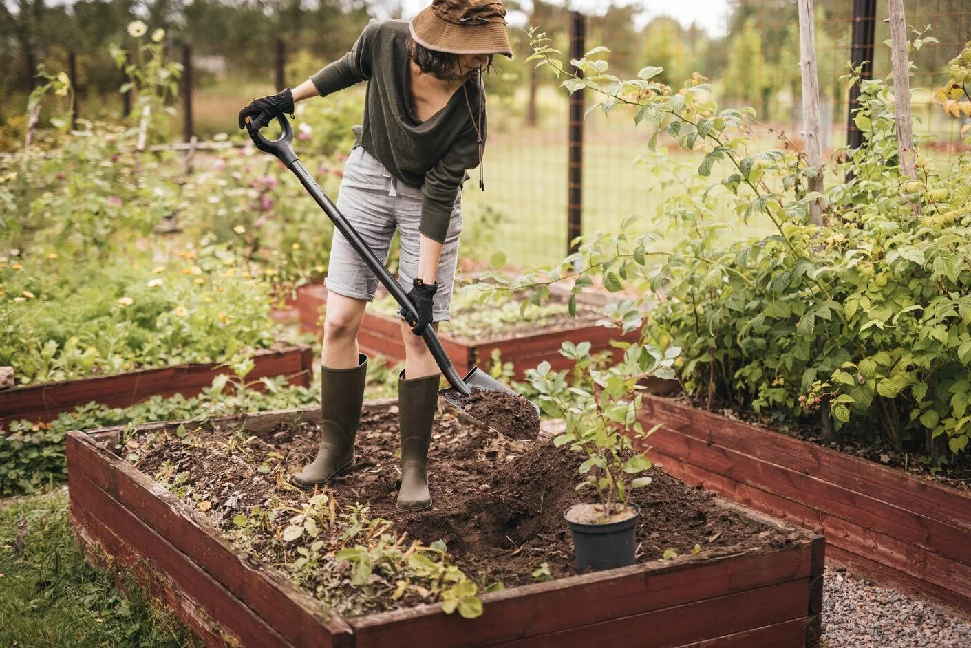 Fiskars Vanga a Punta, Vanga per Terreni Duri e Sassosi, Lunghezza: 125 cm, Acciaio al Boro di Ottima Qualità, Grigio/Nero, Ergonomic, 1070639