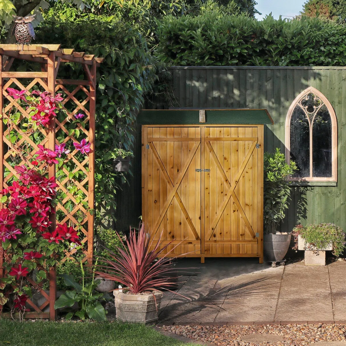Outsunny Casetta Porta Attrezzi in Legno di Abete, Capanno da Giardino a 2 Ante con Sgabello Alto a 2 Ripiani e Tetto Idrorepellente, 140x75x157 cm