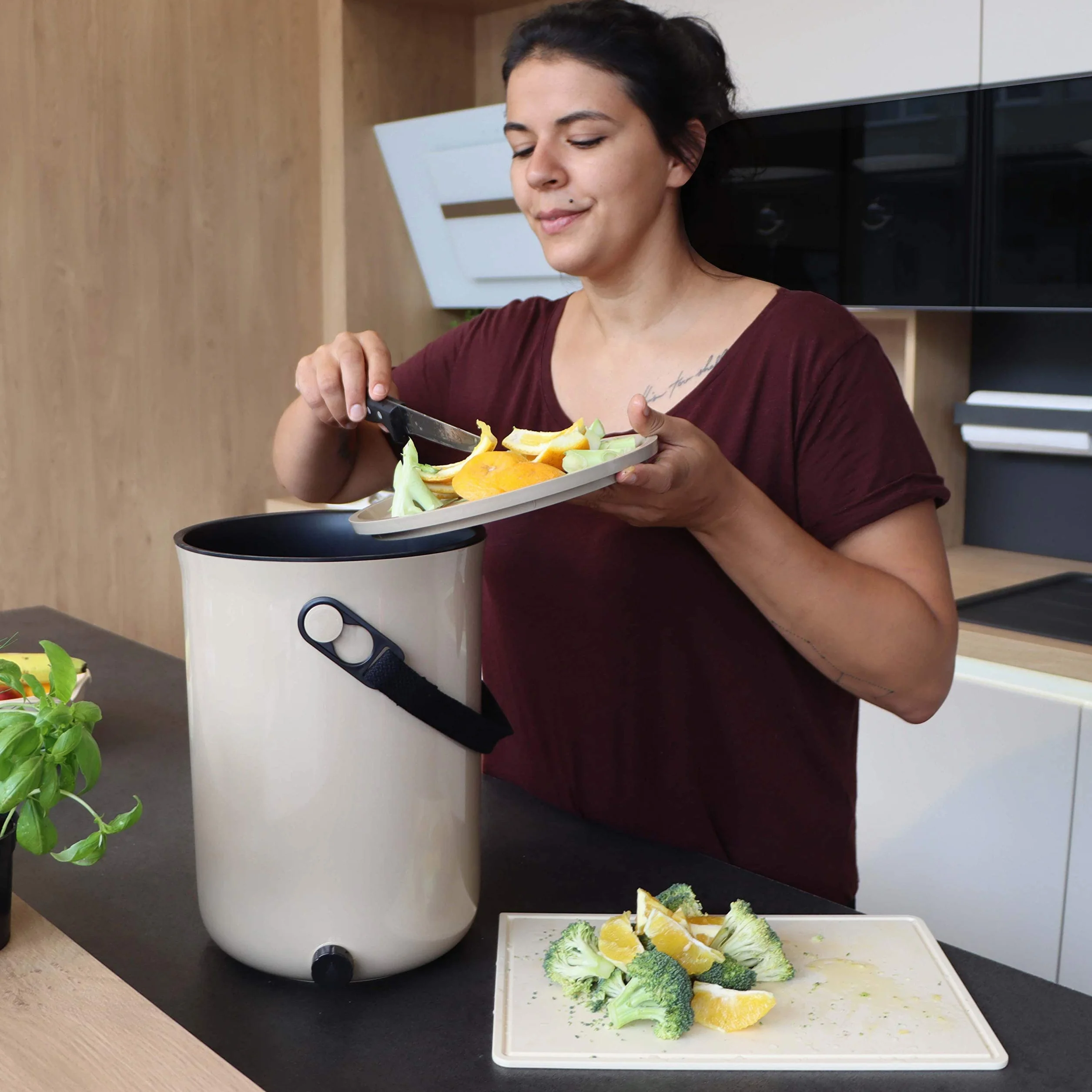 Skaza Bokashi Organko 2 (9.6 L) Compostiera per Cucina in plastica Riciclata | Starter Set con Miscela di fermentazione Bokashi Organko 1 kg (Crema-Bianco)