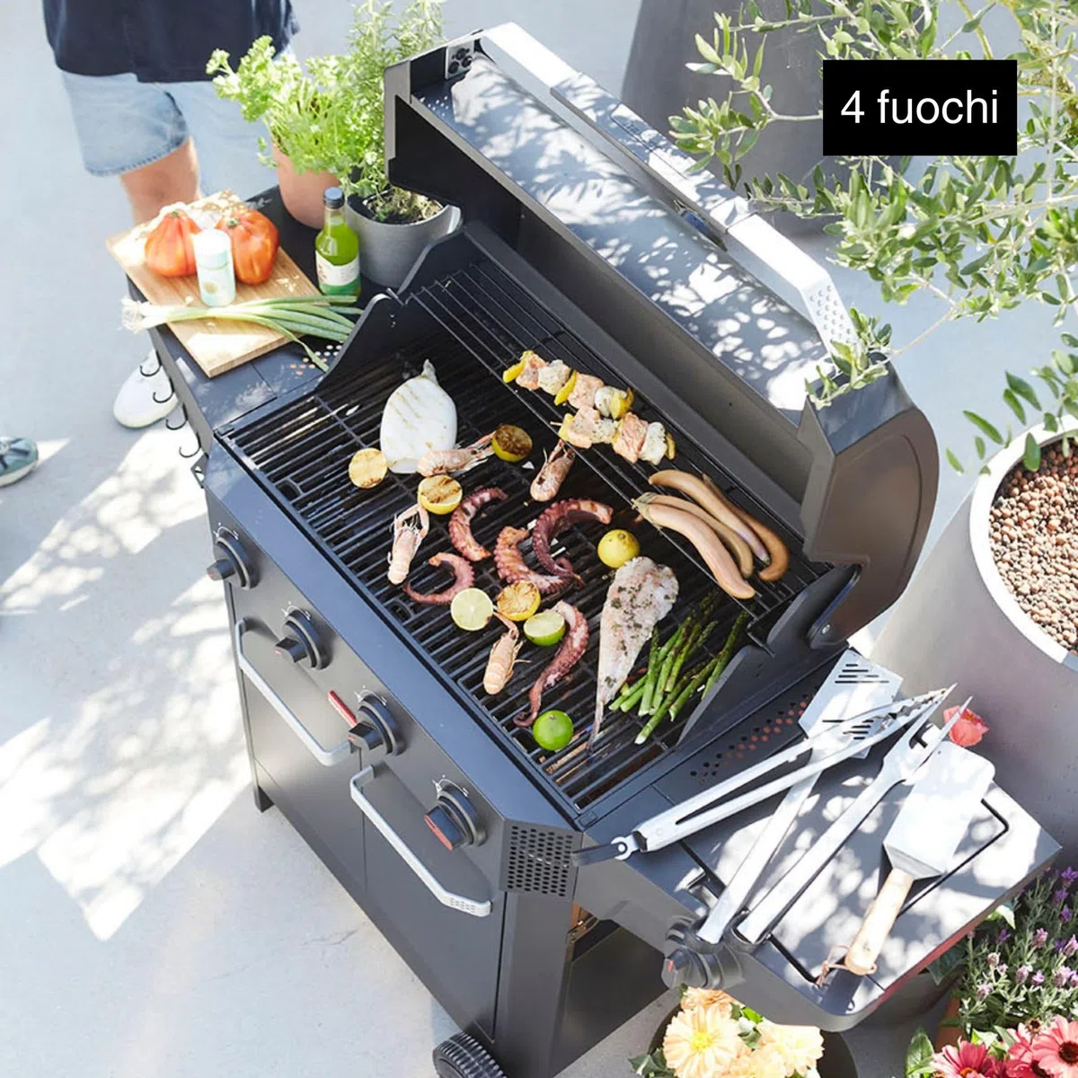 Barbecook grill gazowy Luca 412 145.4x60.3x112.3cm czarny z szafką i palnikiem bocznym