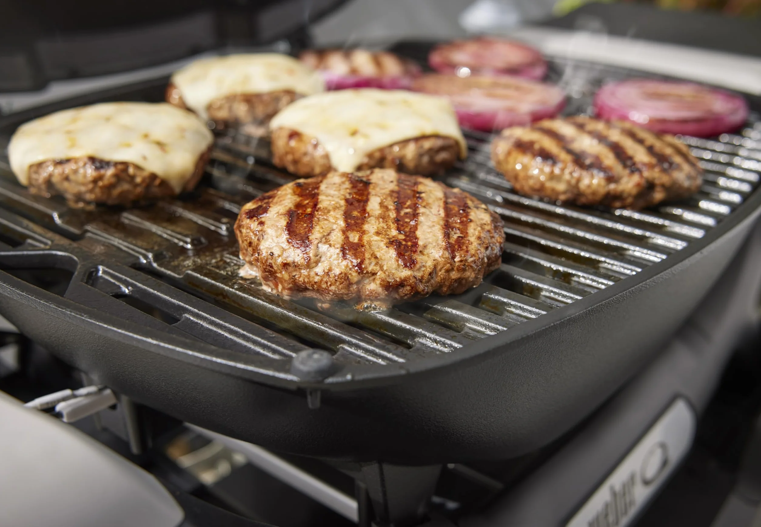 Weber Q 1100N barbecue a gas 42x31 cm superficie di cottura portatile 1 bruciatore griglia ghisa smaltata nero
