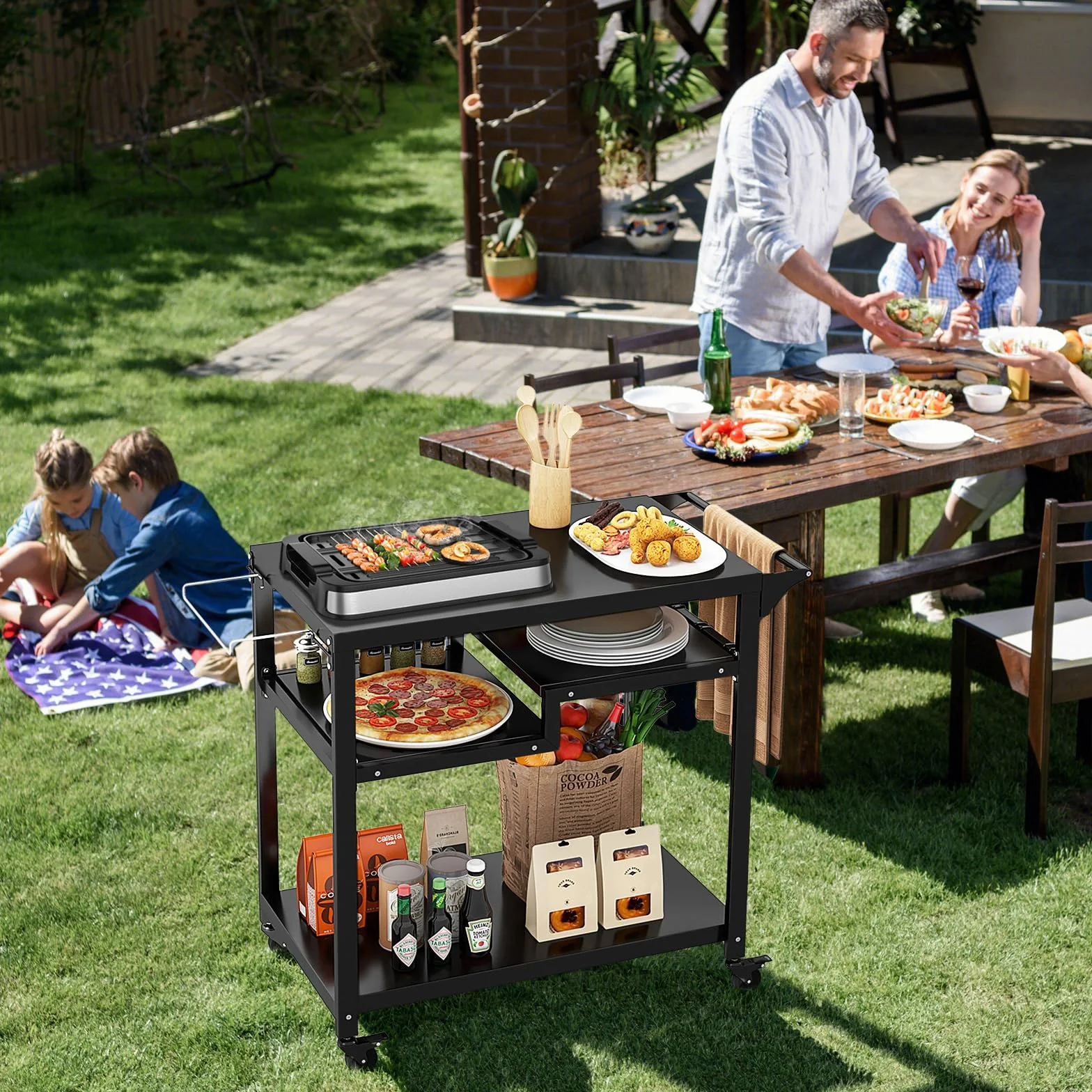KOMFOTTEU Carrello Barbecue in Metallo, 4 Ripiani, 6 Ganci, Porta Sacchetti, Nero
