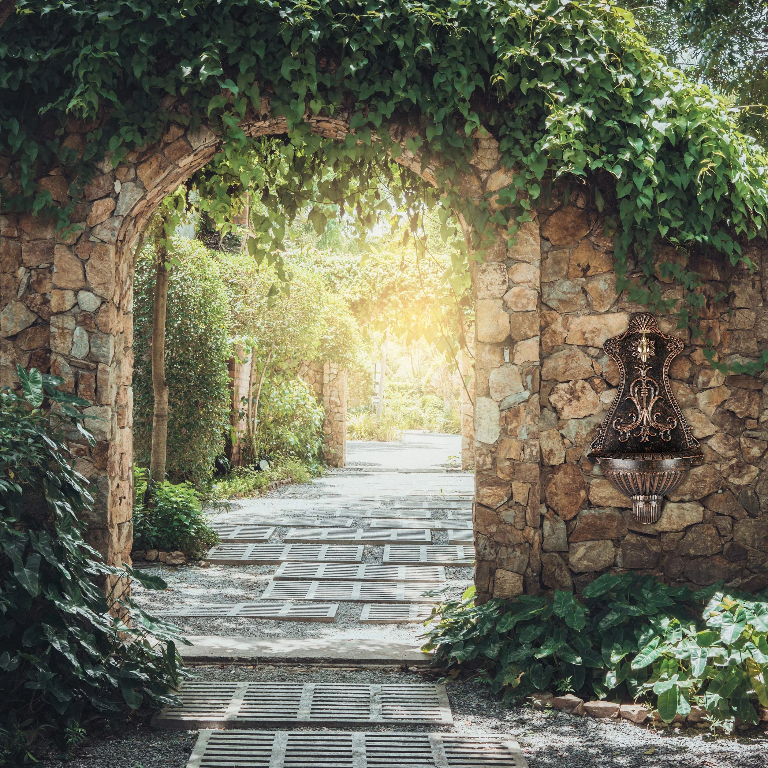Relaxdays Fontana da Parete, Giardino, Stile Antico, Rubinetto, Vaschetta, da Parete, HxLxP: 66 x 37 x 19,5 cm, Bronzo