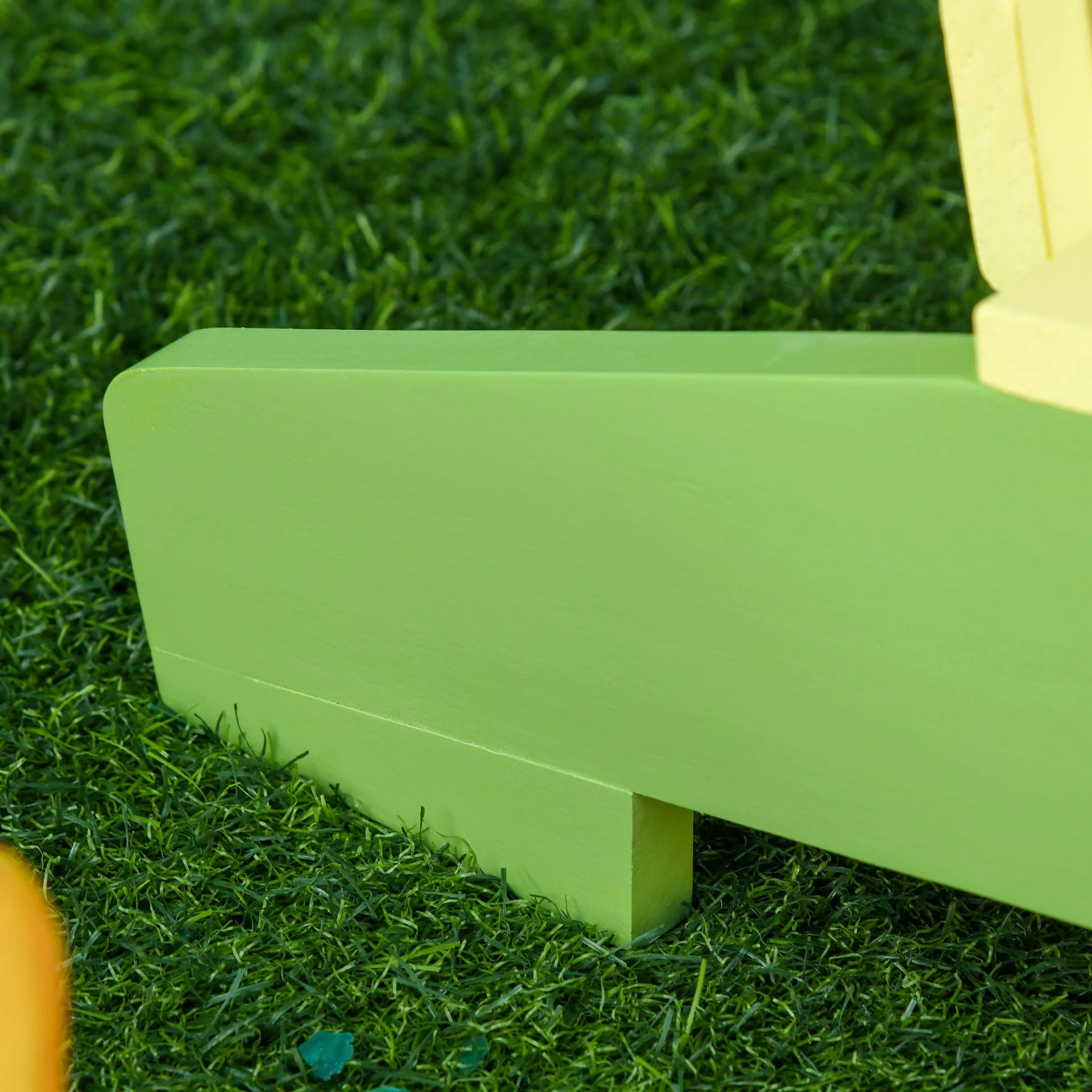 Outsunny Sedia per Bambini 1-4 Anni Ergonomica in Legno di Pino, Sedia Adirondack da Giardino con Vernice Atossica, Braccioli e Schienale, Uso Interno ed Esterno, 51x50x52.5cm, Verde