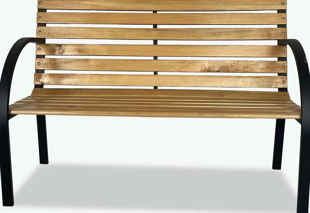 AVANTI TRENDSTORE - Walla - Panca da giardino con schienale e braccioli in legno/metallo LAP 120x83x58 cm
