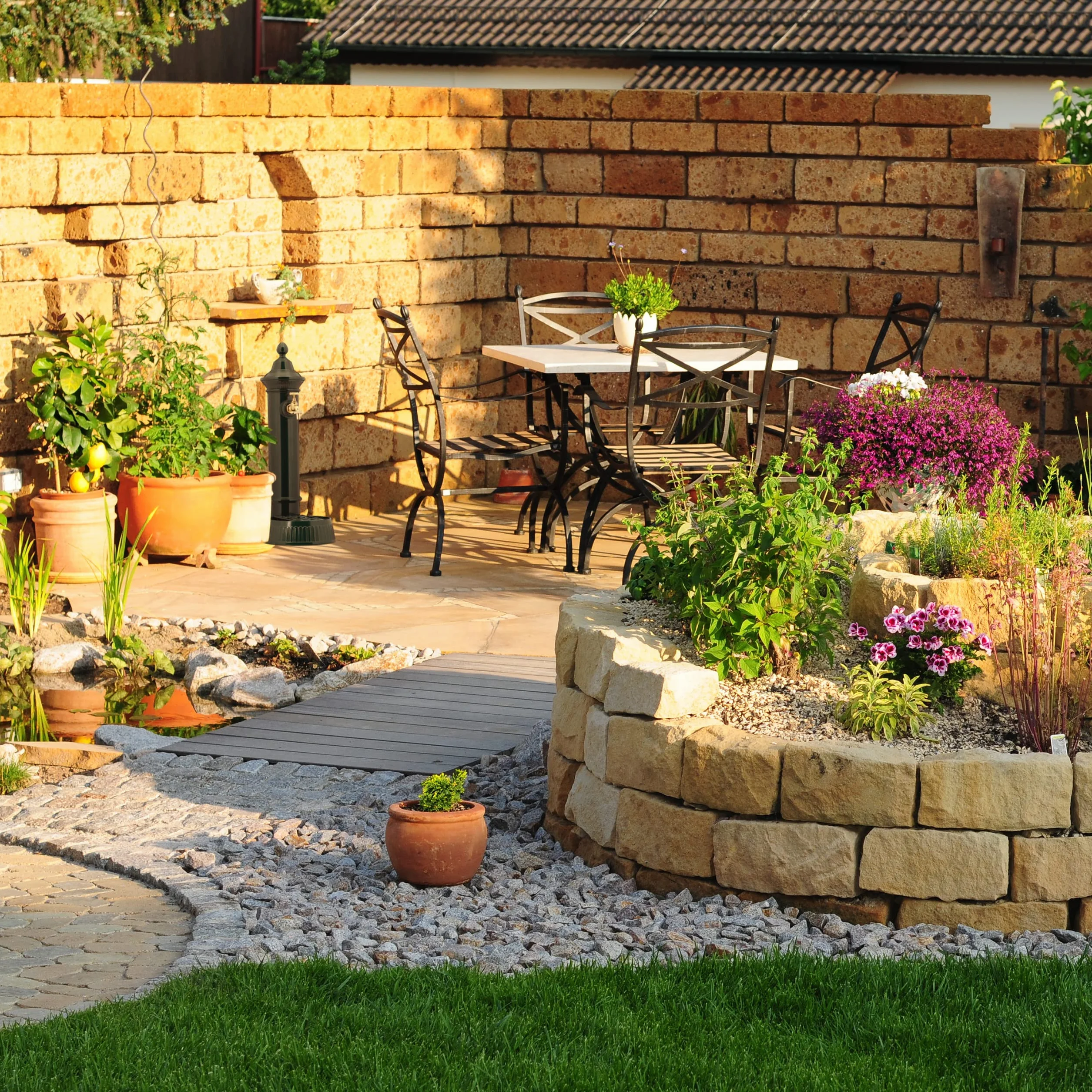 Relaxdays Fontana a Colonna da Giardino, Stile Vintage, Autoportante, Rubinetto, Vaschetta, HLP 72x26x31 cm, Verde Scuro