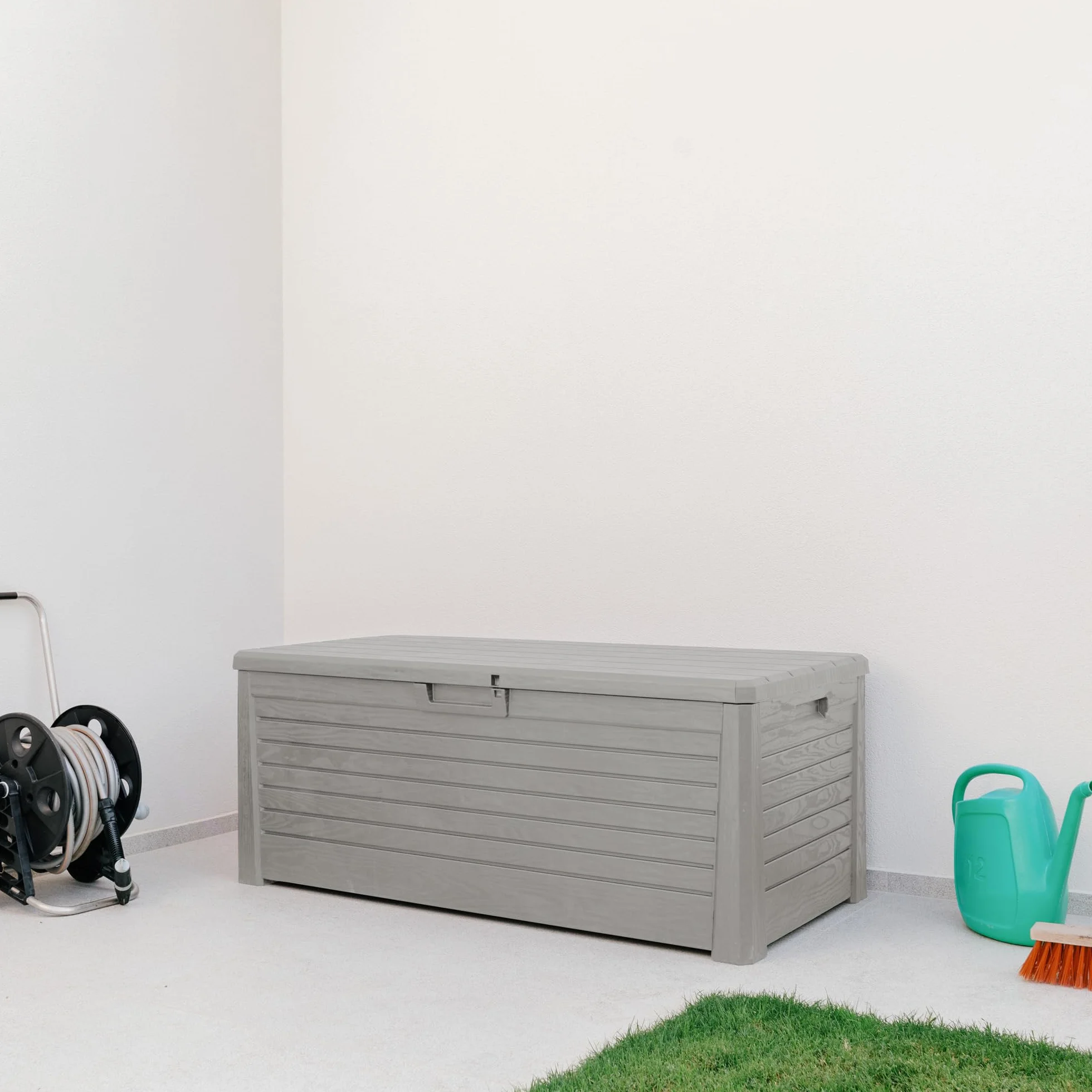 Toomax Florida baule da 550L multiuso con seduta 148x72x60h finitura effetto legno grigio tortora porta attrezzi resistente UV