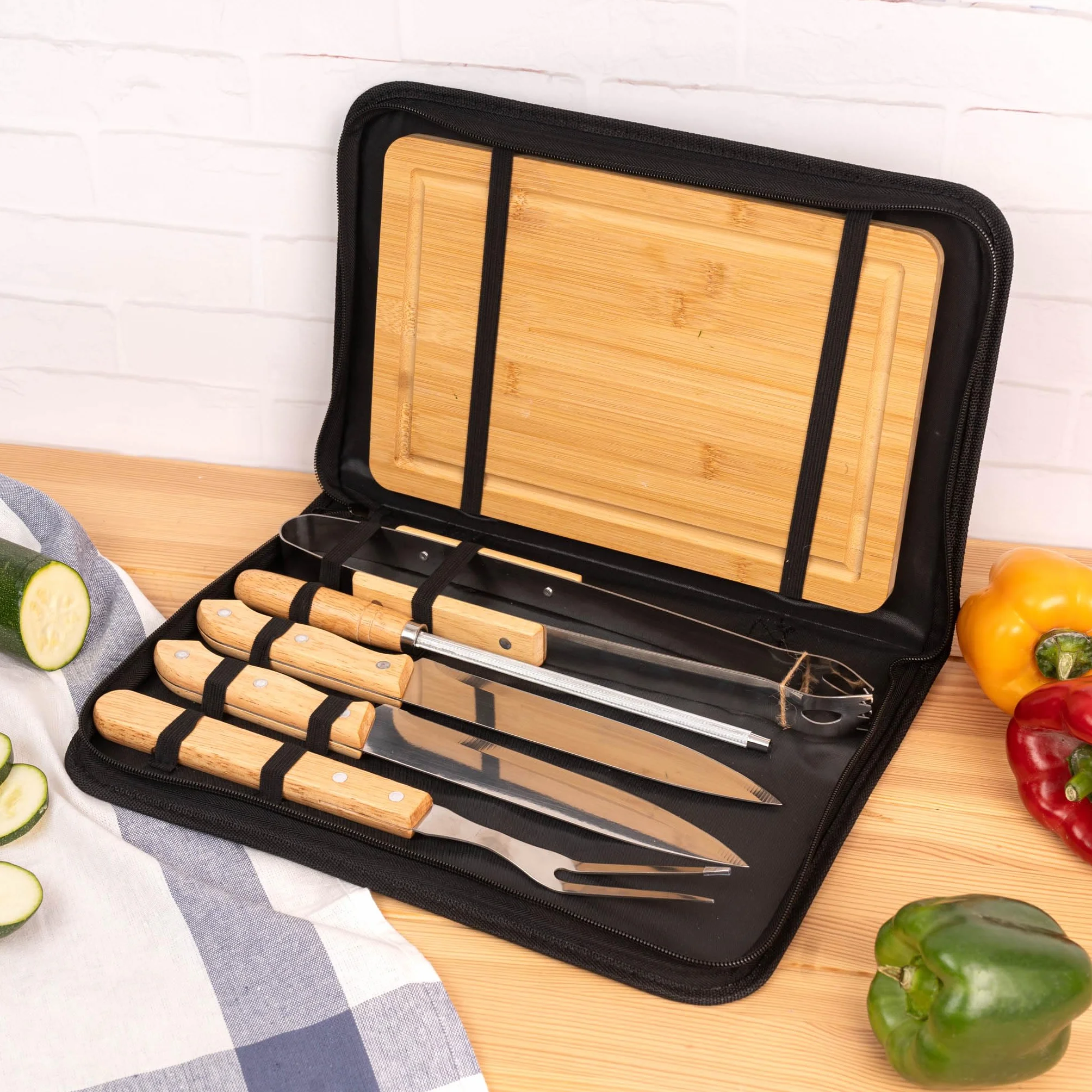 Wanapix | Set per Barbecue Personalizzato | Include 6 Accessori (2 coltelli, Affilatore, Trinciatrice, Pinzette, Tavola) | Custodia Personalizzata con Nome e Testo | Best BBQ