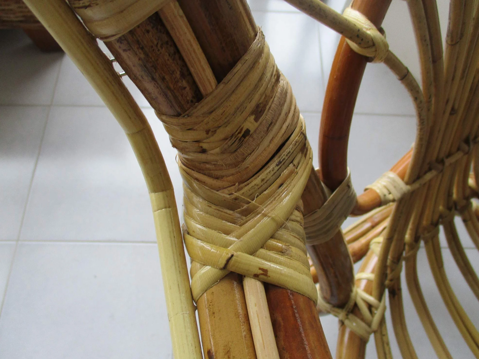 POLTRONA RATTAN NATURALE VIMINI SOLE ALTA CM 63X62X100 H VIMINI SCHIENALE ALTO RINFORZATA IN TUTTE LE SUE PARTI SEDUTA CM 45 SALOTTO SEDUTA CM 45