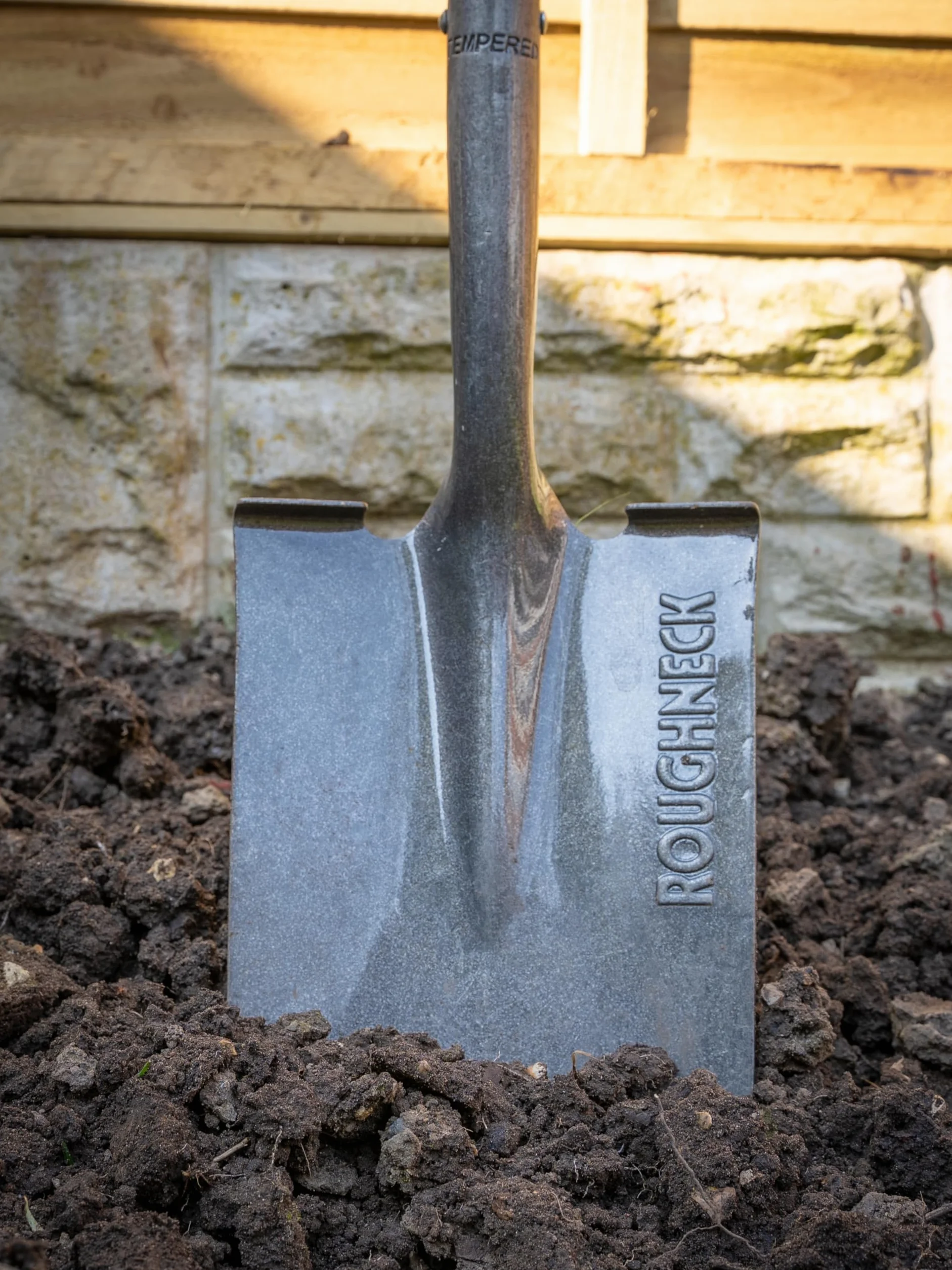 Vanga da scavo Roughneck 1070 mm (42") – Lama in acciaio al carbonio, attacco rinforzato, manico in fibra di vetro, battistrada antiscivolo per giardinaggio e paesaggistica