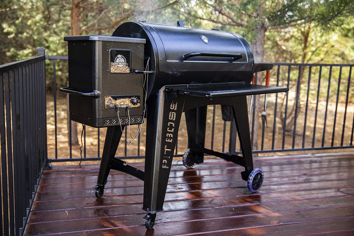 Pit Boss Navigator 1150 - Barbecue a pellet, nero, in acciaio, dimensioni: 162 x 94 x 119 cm, con schermo digitale