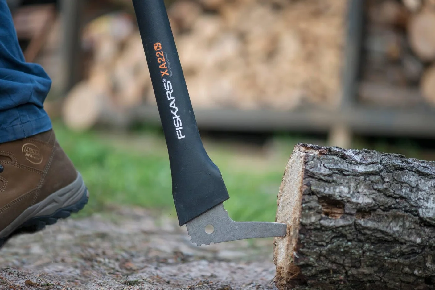 Fiskars Zappino tiratronchi, Lunghezza: 78,5 cm, Lama in acciaio temprato/Manico resistente in fibra di vetro, Fodero per trasporto e conservazione incluso, Nero/Arancione, WoodXpert, XA22, 1003623